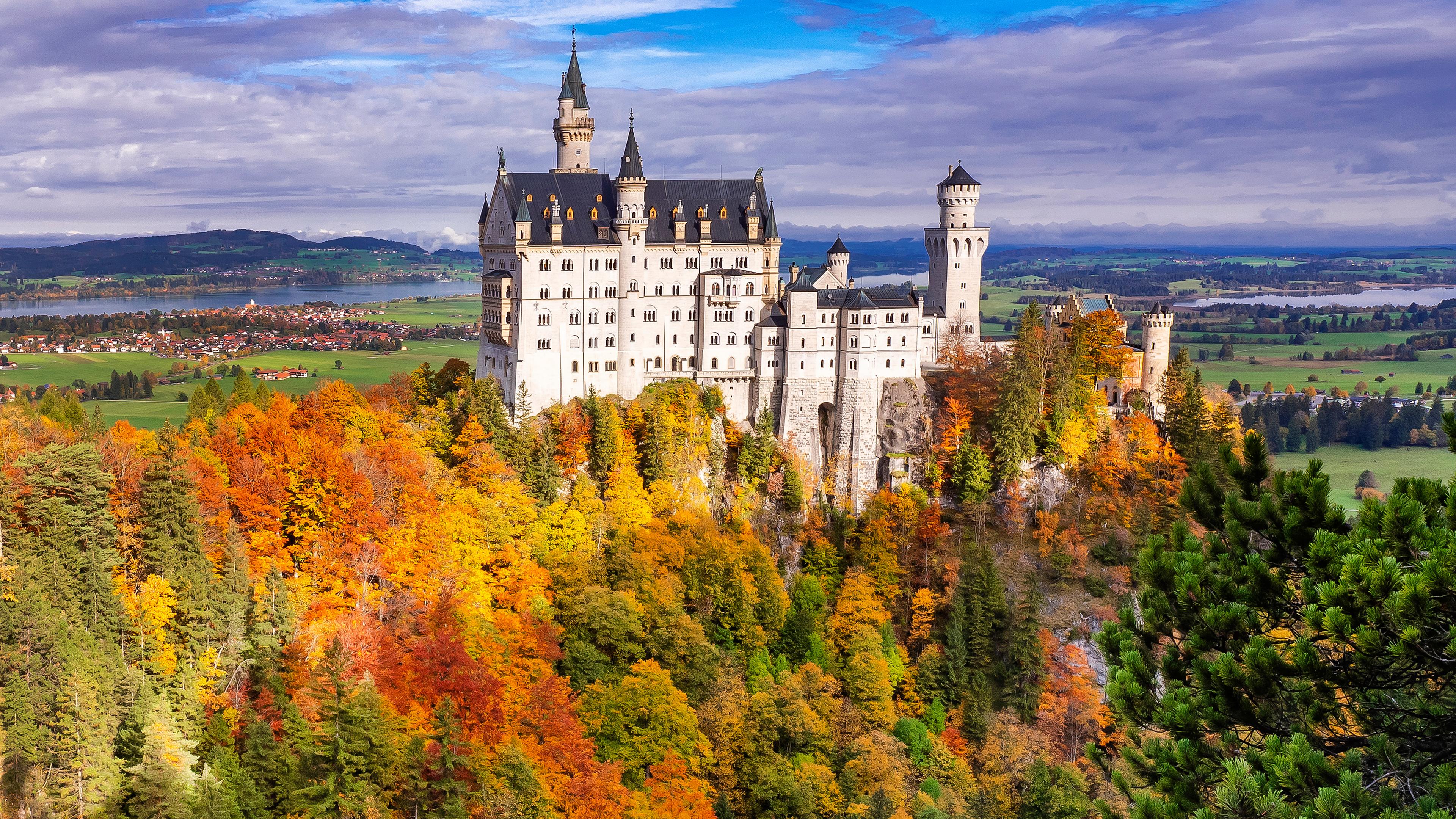 Bayern: Das Schloss Neuschwanstein in Füssen.