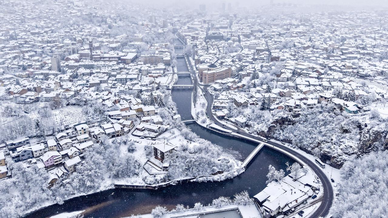 Schnee in Sarajewo, Bosnien