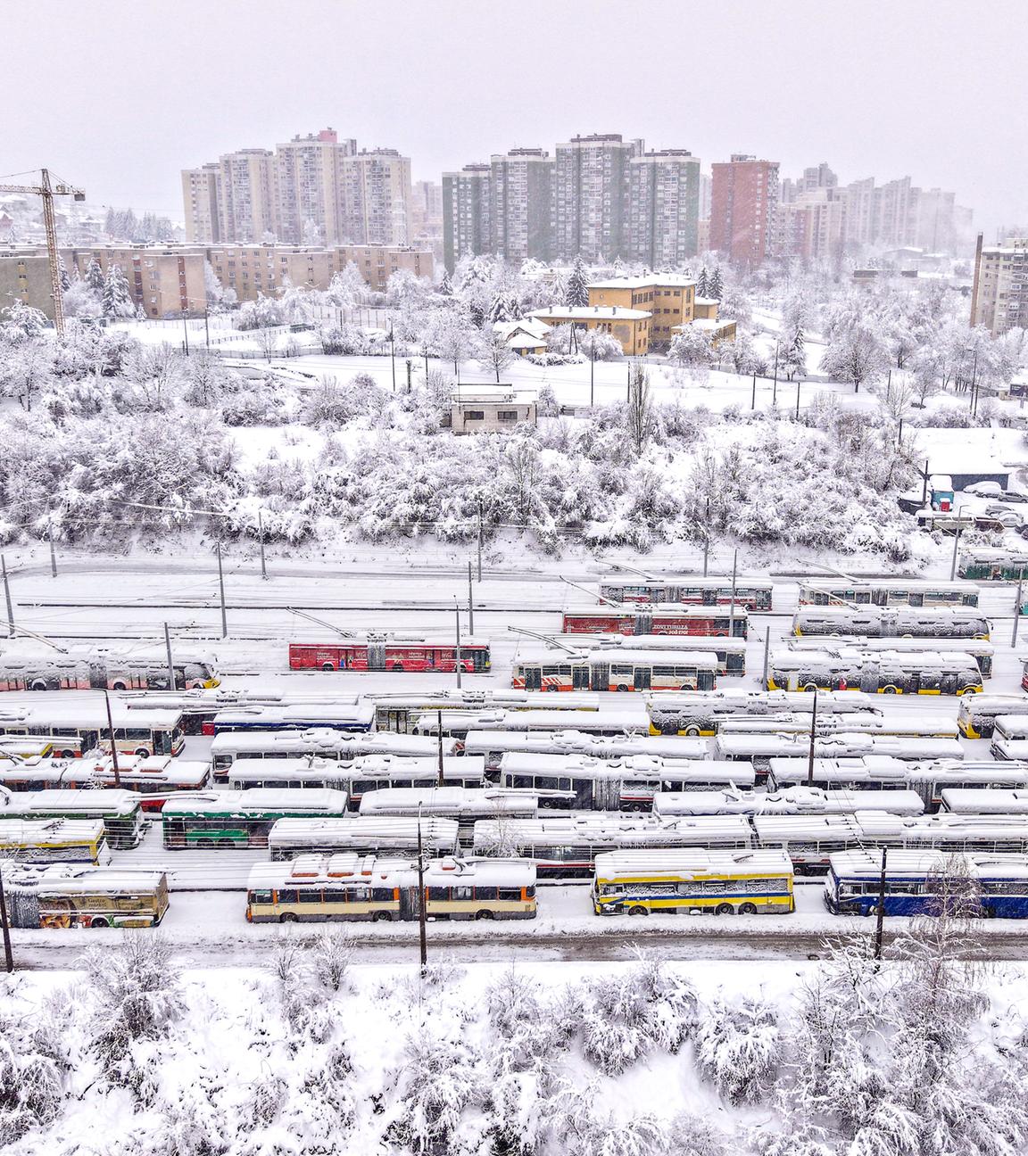 Sarajevo ist nach einem Wintersturm komplett mit Schnee bedeckt.