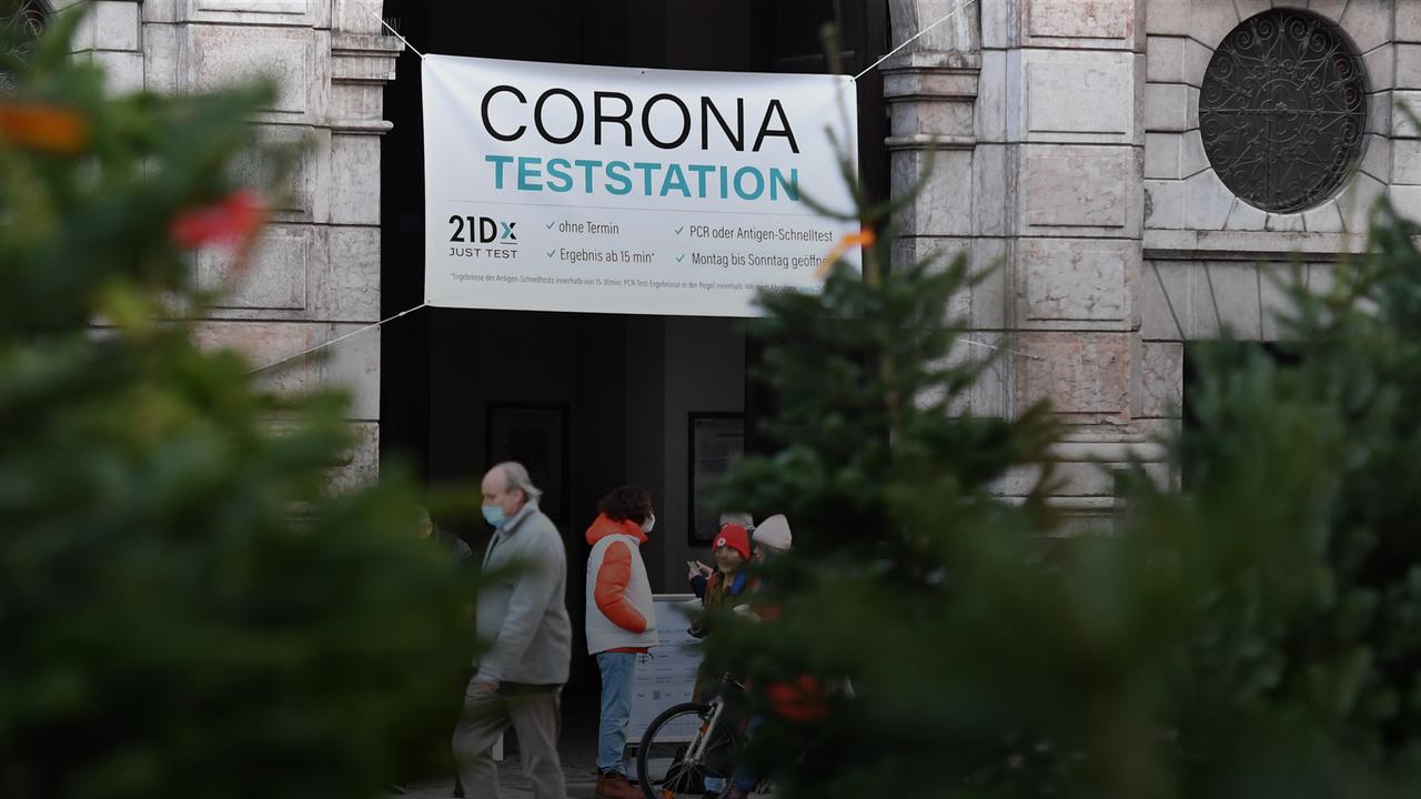 Was bringen Antigen-Schnelltests vor dem Weihnachtsfest? - ZDFheute