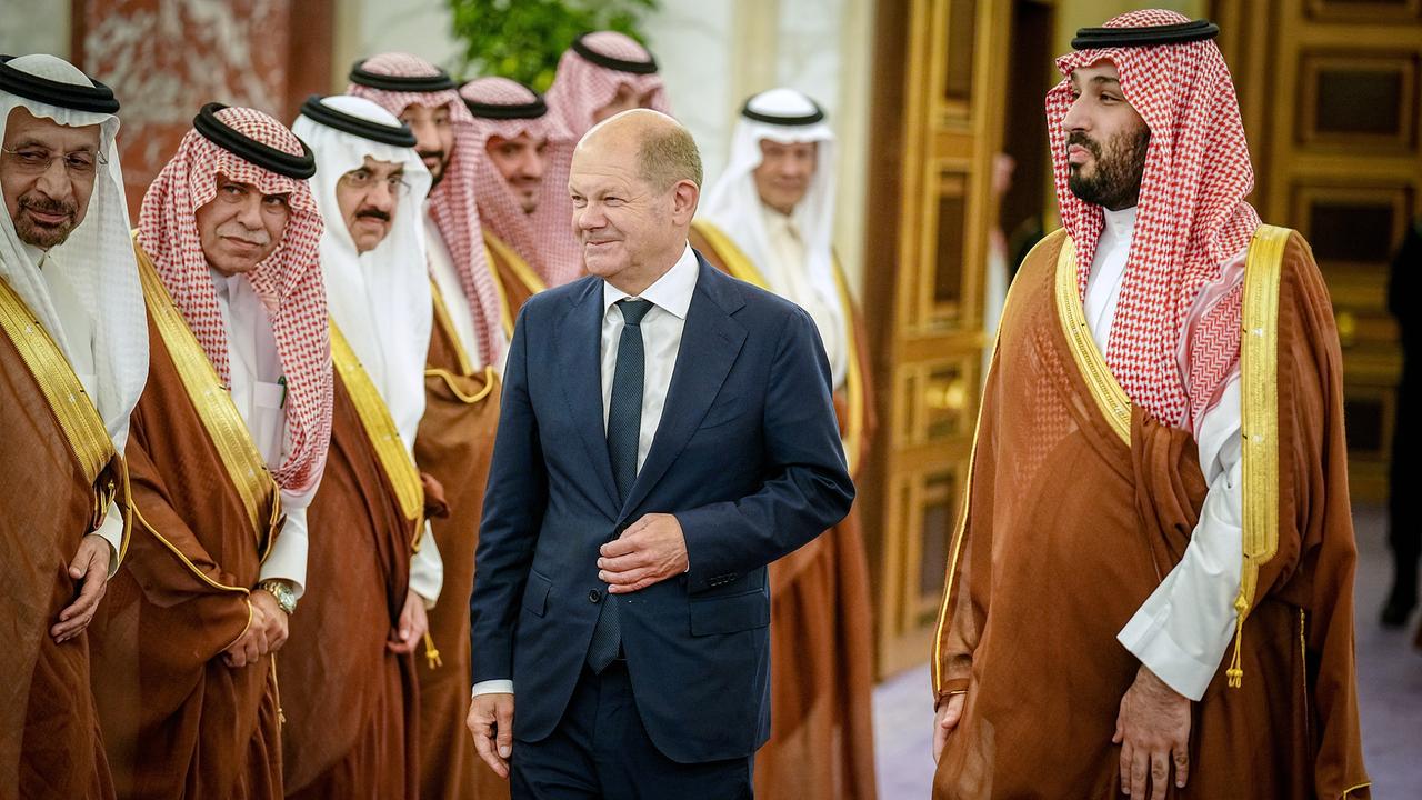 Scholz-Reise in Golfregion Diplomatischer Balanceakt