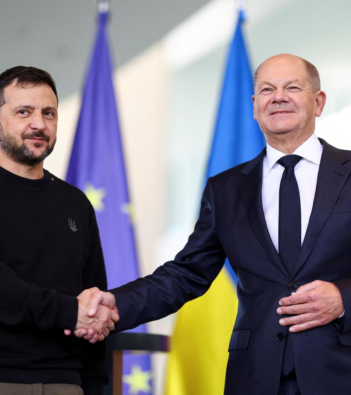 Scholz und Selenskyj bei einer gemeinsamen Pressekonferenz in Berlin