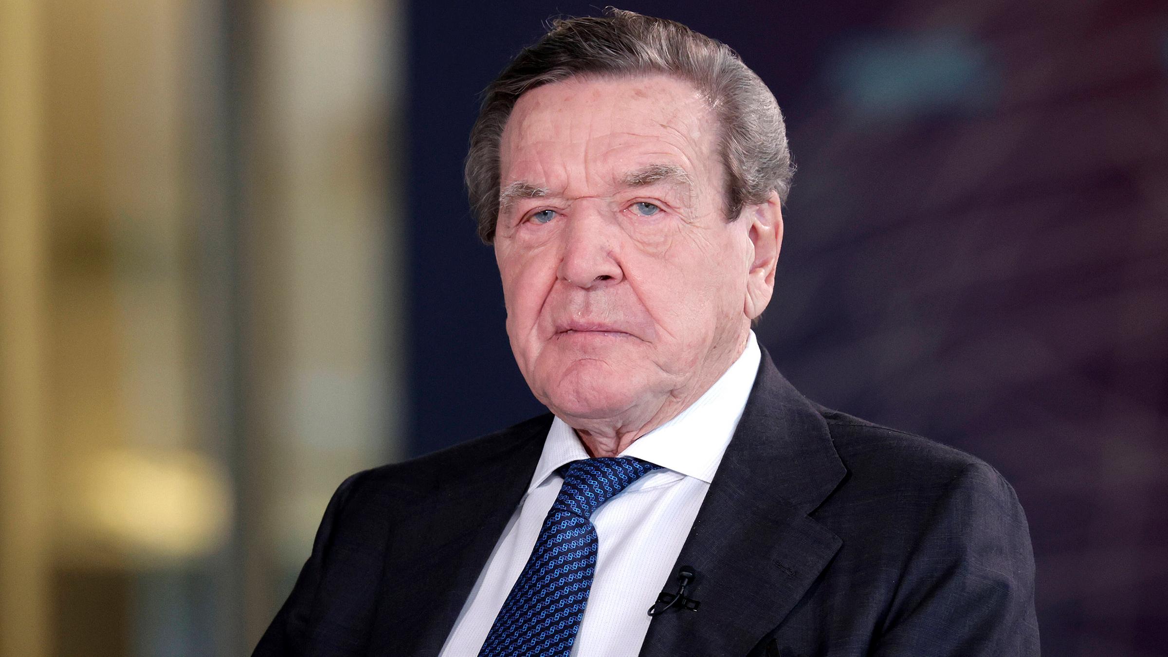 Gerhard Schröder bei einem Interviewtermin im Dezember 2021