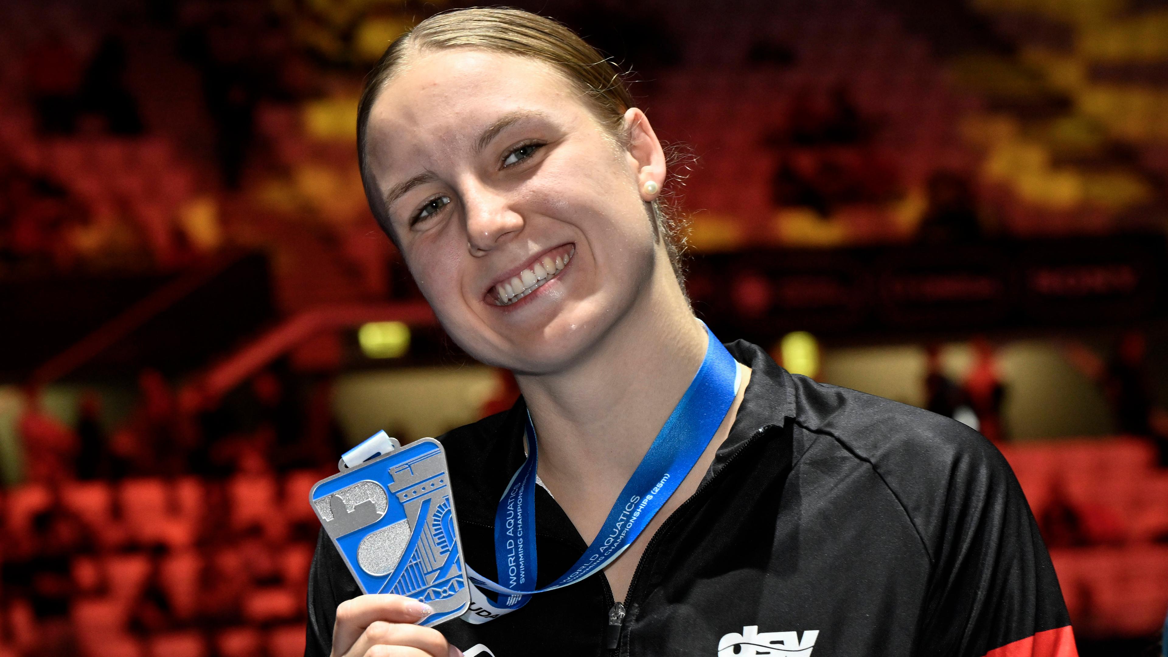 Die deustche Schwimmerin Isabel Gose gewinnt die Silbermedaille bei den World Aquatics Schwimm-Weltmeisterschaften.