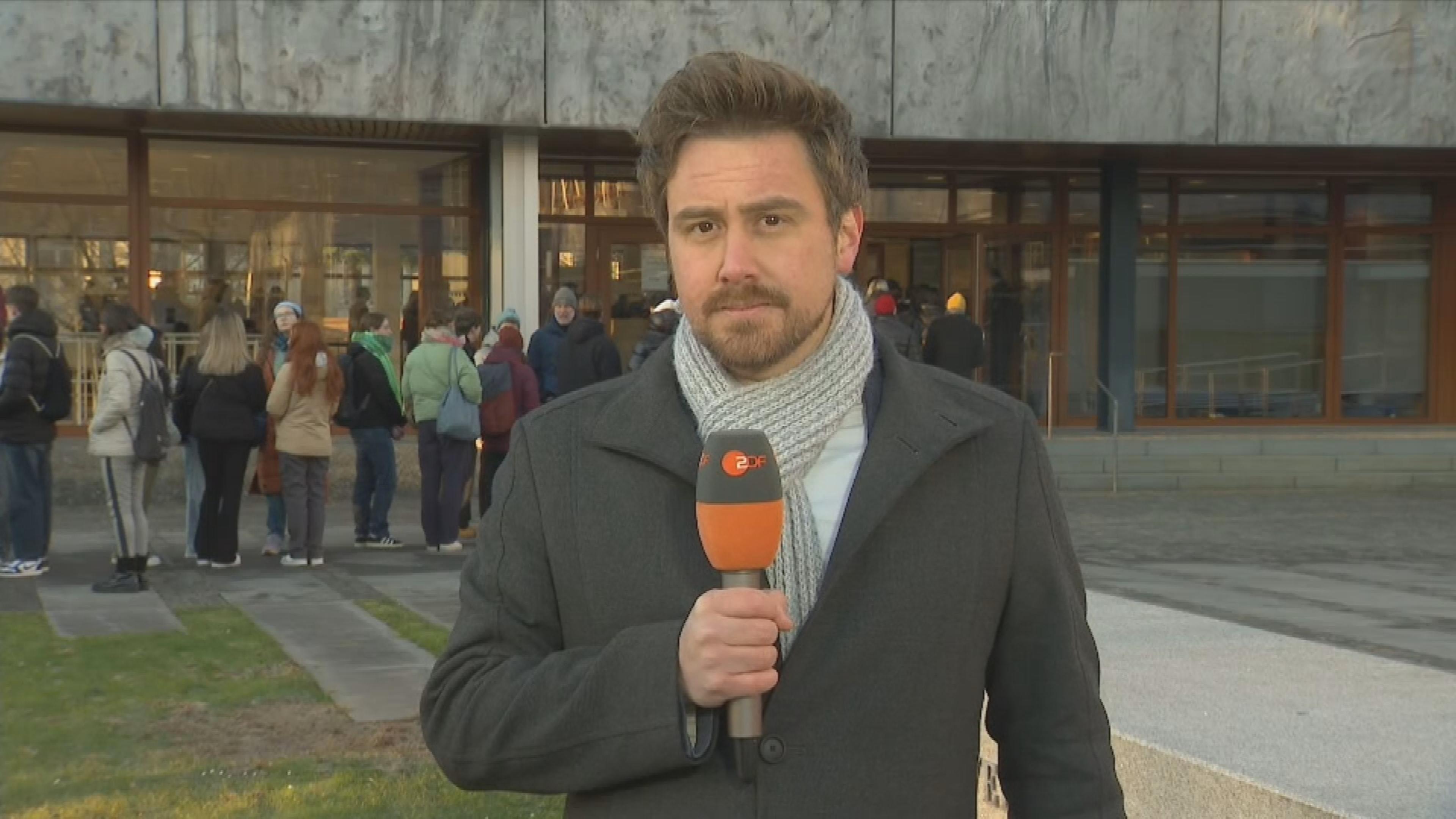 ZDF-Reporter Jan Henrich aus Karlsruhe