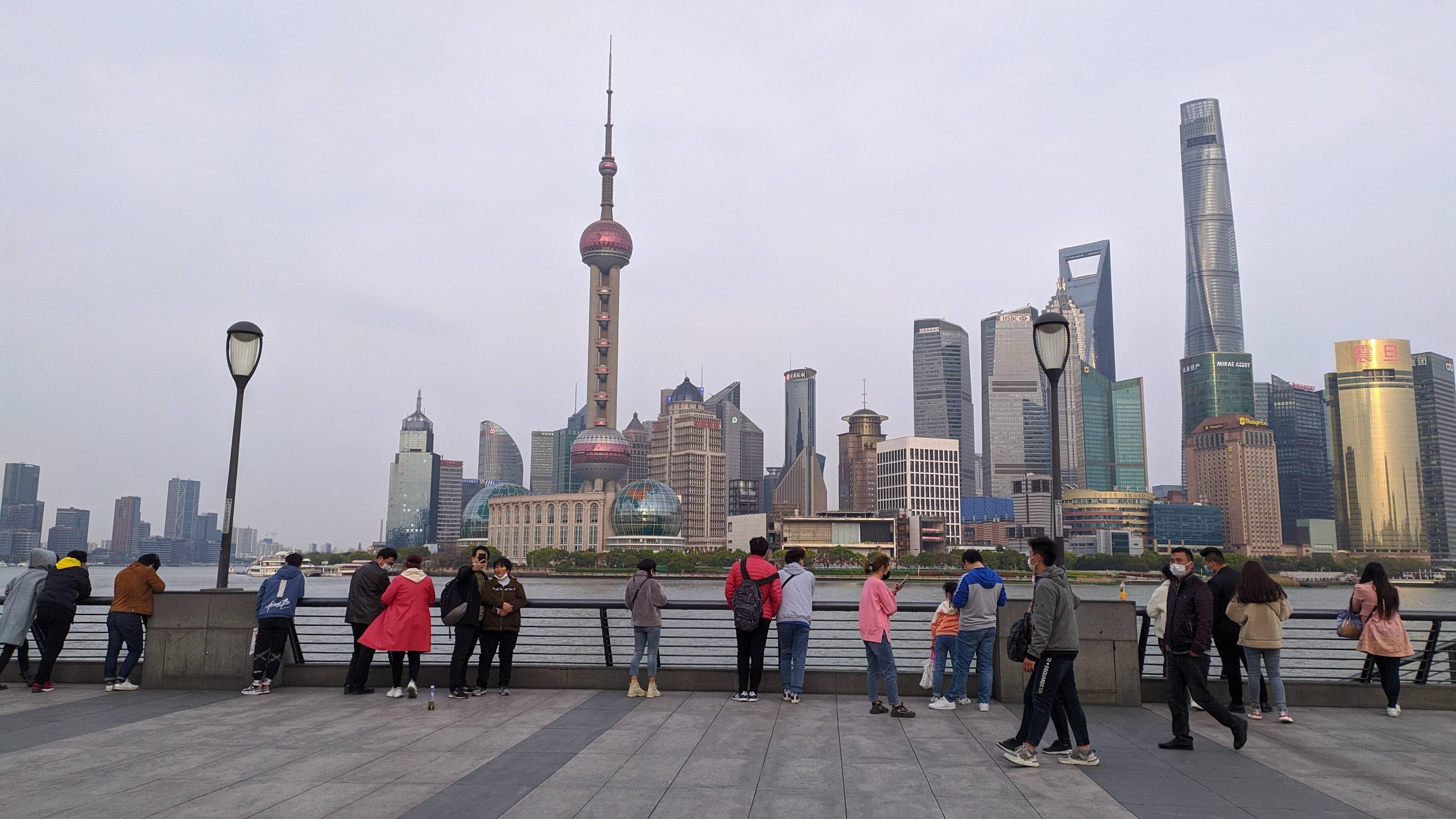 Погода в шанхае в апреле. Шанхай фото 2022. Население Актобе Шанхай. Zhongtanggangshi2 Шанхай. Пекин или Шанхай.