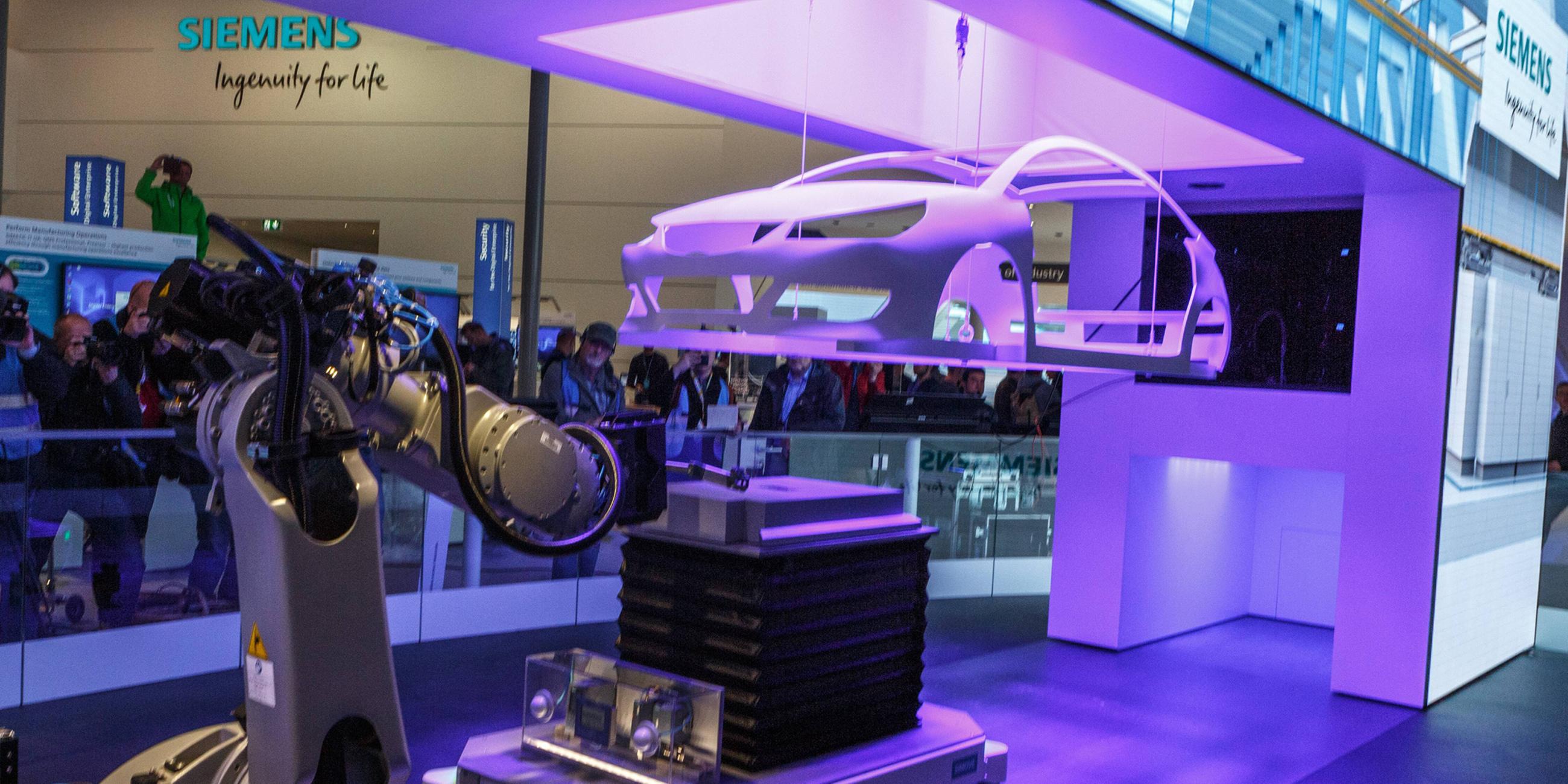 Archiv: Siemens AG, Roboter für den Einsatz in der Automobilproduktion 
