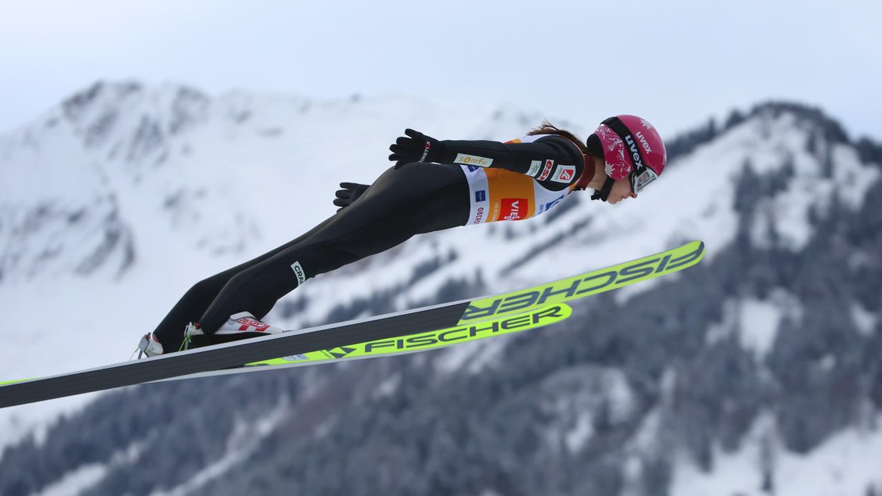 FrauenSkispringen am 1. Januar 2024 ZDFmediathek