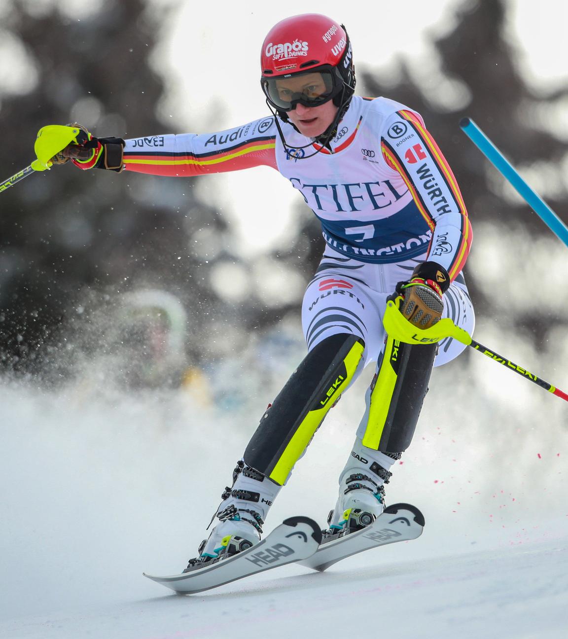 Deutschlands Lena Dürr in Aktion beim Slalom des FIS Welt Cup.