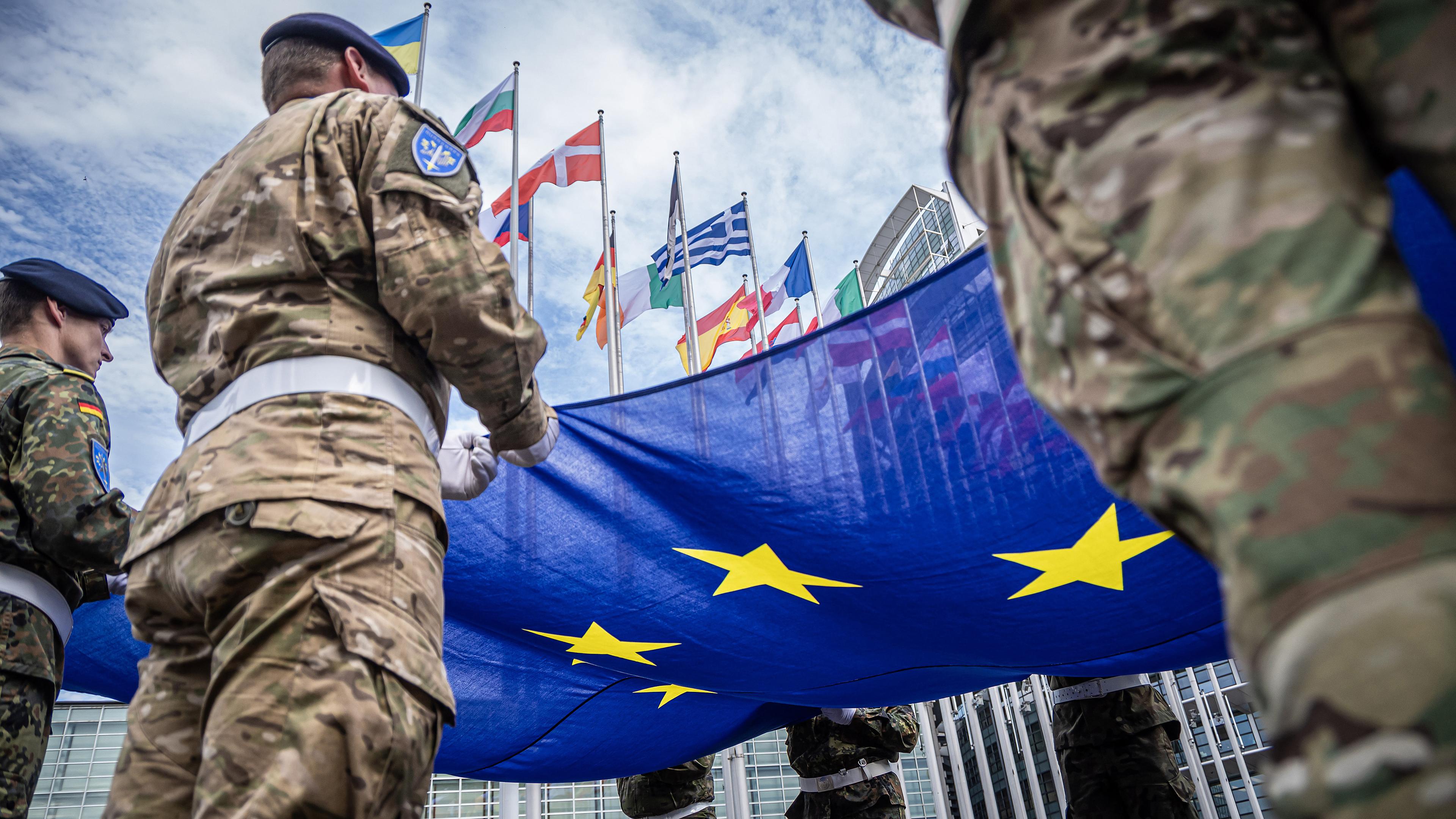 Soldaten der Eurokorps-Streitkräfte, aufgenommen am 15.07.2024 in Straßburg