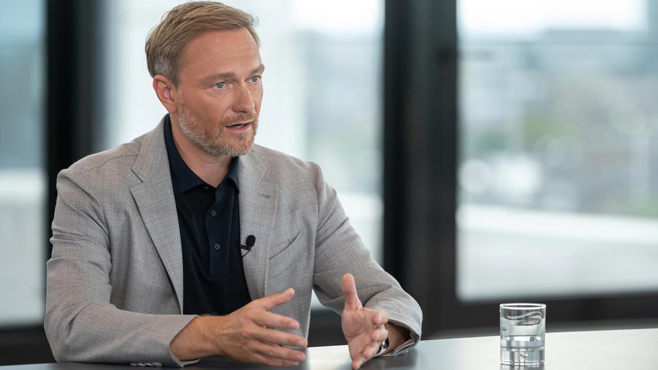 Kampf Gegen Corona Pandemie Lindner Fordert Testpflicht Bei Der Einreise Zdfheute