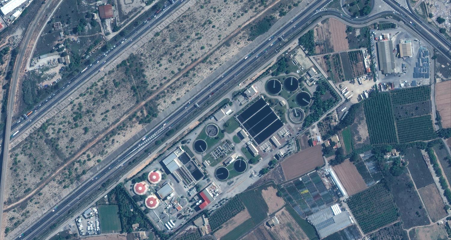 Satellitenbild einer Wasseraufbereitungsanlage in Valencia am 18. Oktober 2024