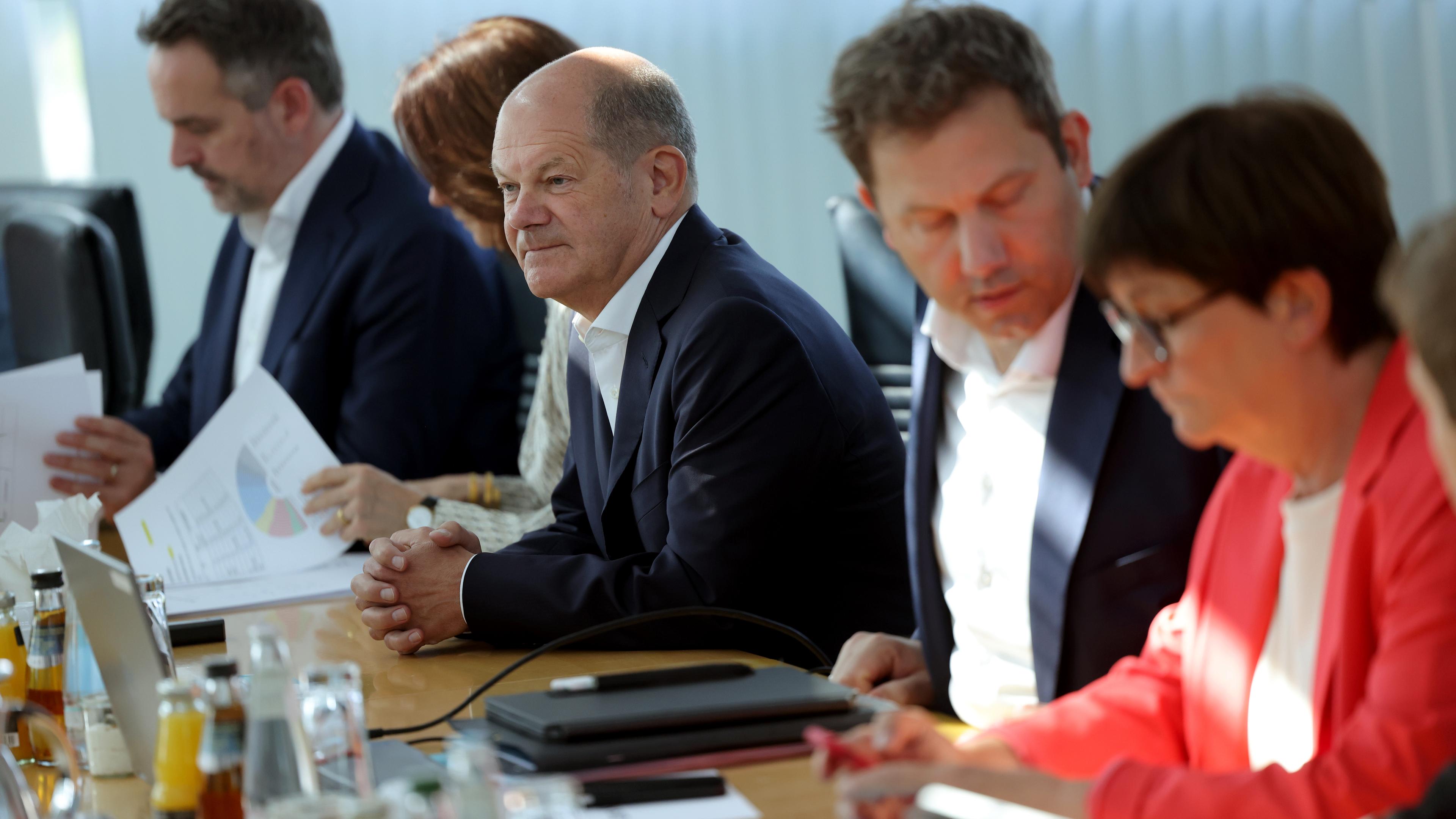 Olaf Scholz bei einem Treffen der SPD nach den EU-Wahlergebnissen