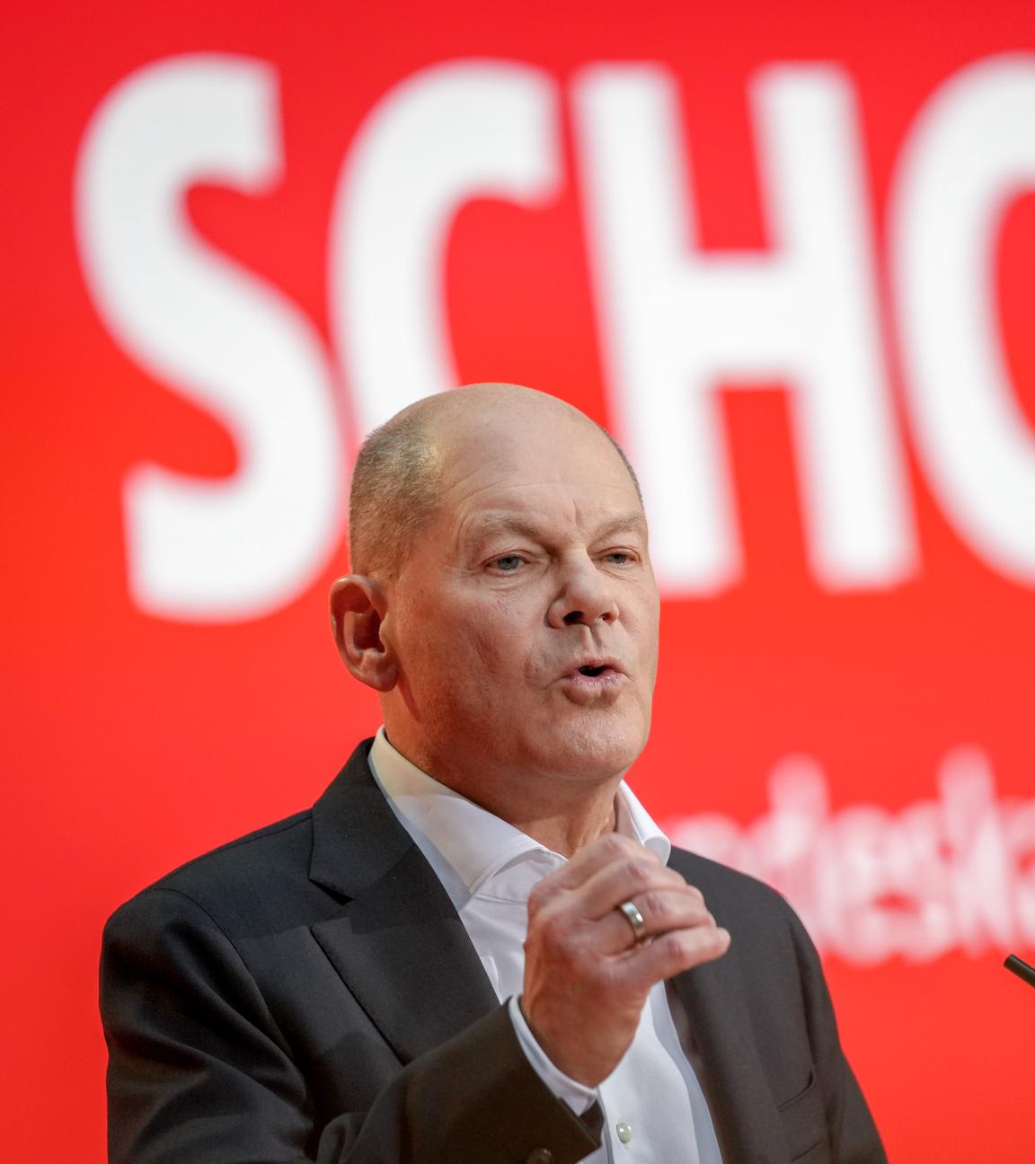 30.11.2024, Berlin: Bundeskanzler Olaf Scholz (SPD) spricht bei der sogenannten Wahlsiegkonferenz· der SPD.