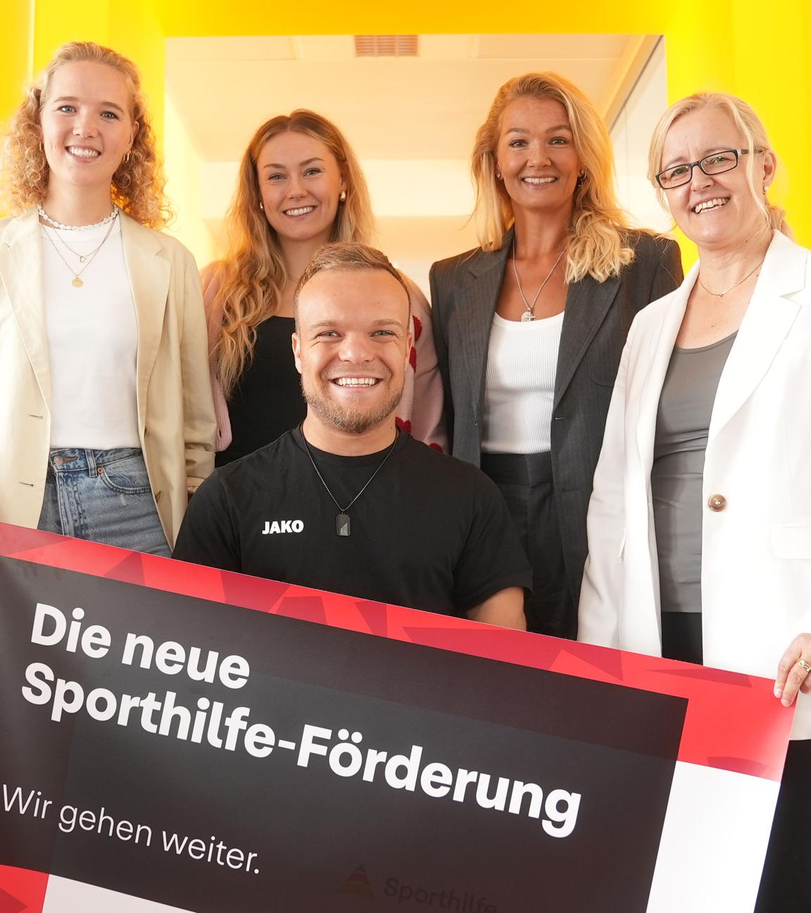 Deutsche Sporthilfe präsentiert mit Athleten die neue Förderstruktur: Fechterin Léa Krüger, Bobpilotin Laura Nolte, Kugelstoßer Niko Kappel, Schwimm-Legende Franziska van Almsick und Sporthilfe-Vorständin Karin Orgeldinger (v.l.) 