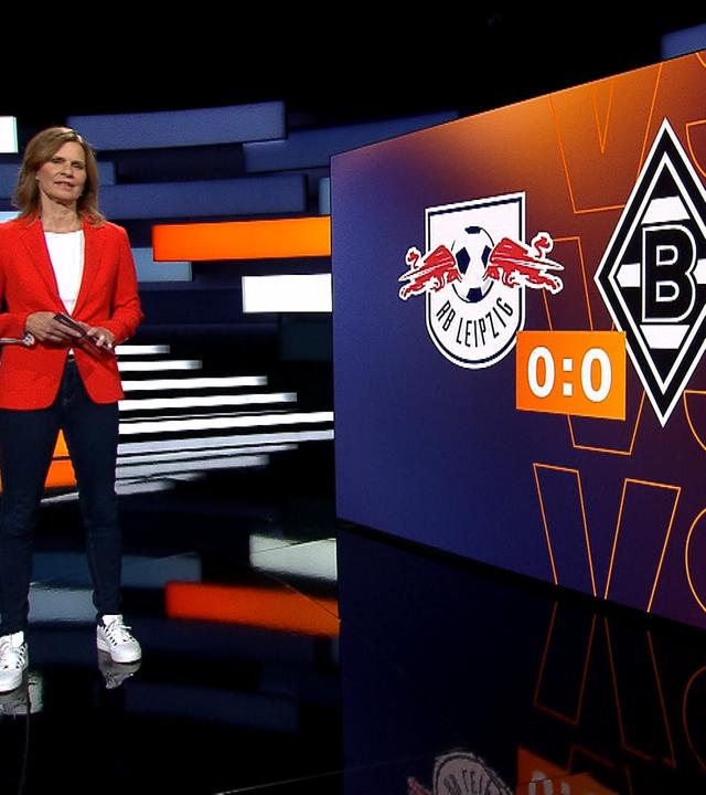 Katrin Müller-Hohenstein moderiert das Topspiel (RB Leipzig - Borussia Mönchengladbach) des Abends an.