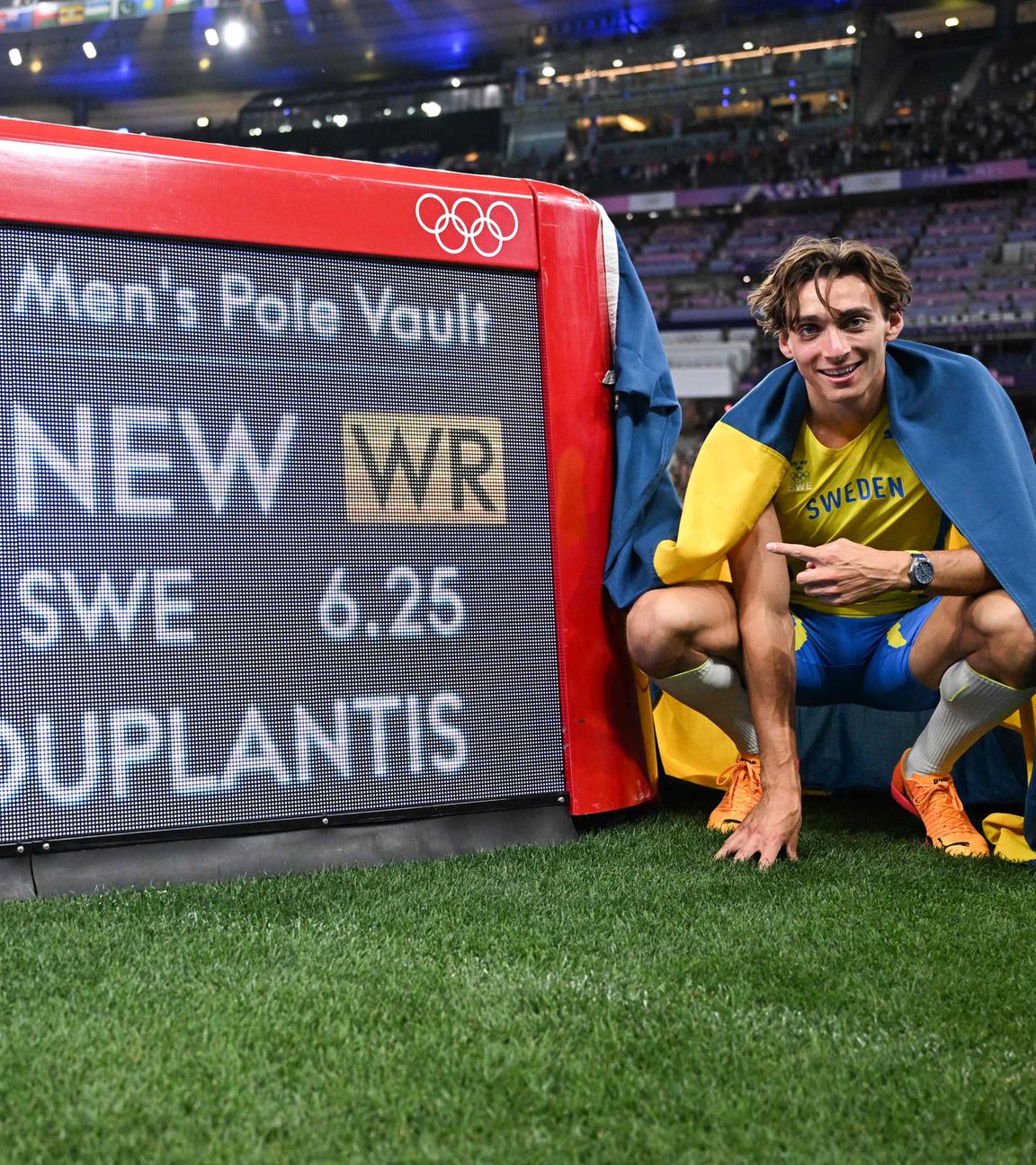 Der schwede Armand Duplantis bricht seinen ehemaligen Weltrekord mit 6,25m beim Stabhochsprung.