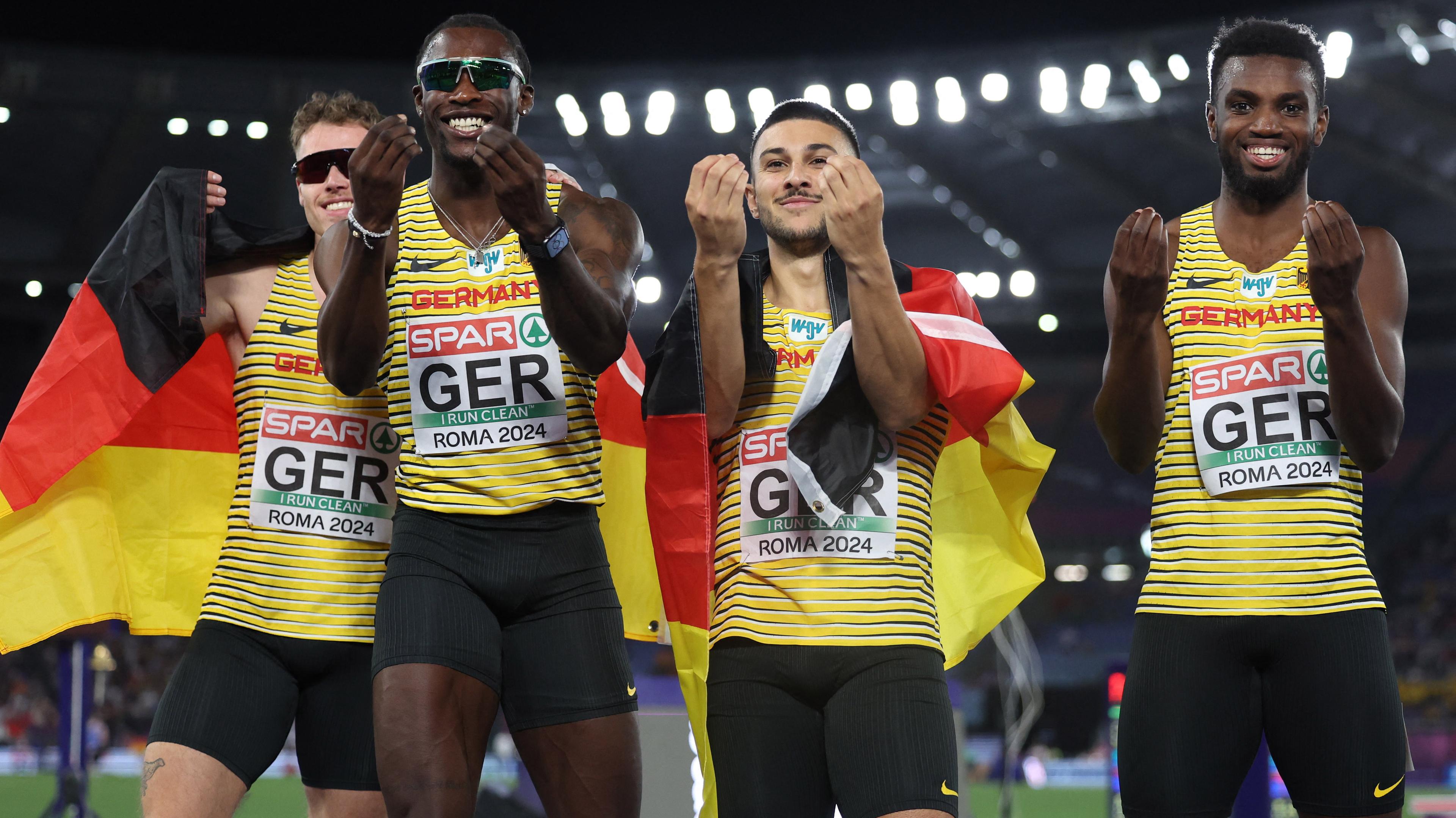 Bronze für die 4x100m Staffel der Männer: Kevin Kranz, Owen Ansah, Deniz Almas und Lucas Ansah-Peprah  (von links) jubeln