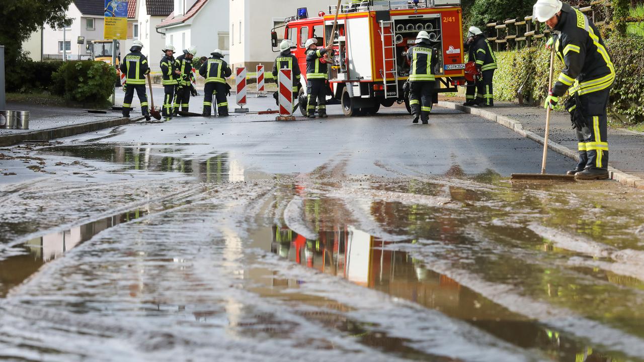 Südwesten Deutschlands: Heftiger Starkregen Im Westerwald - ZDFheute