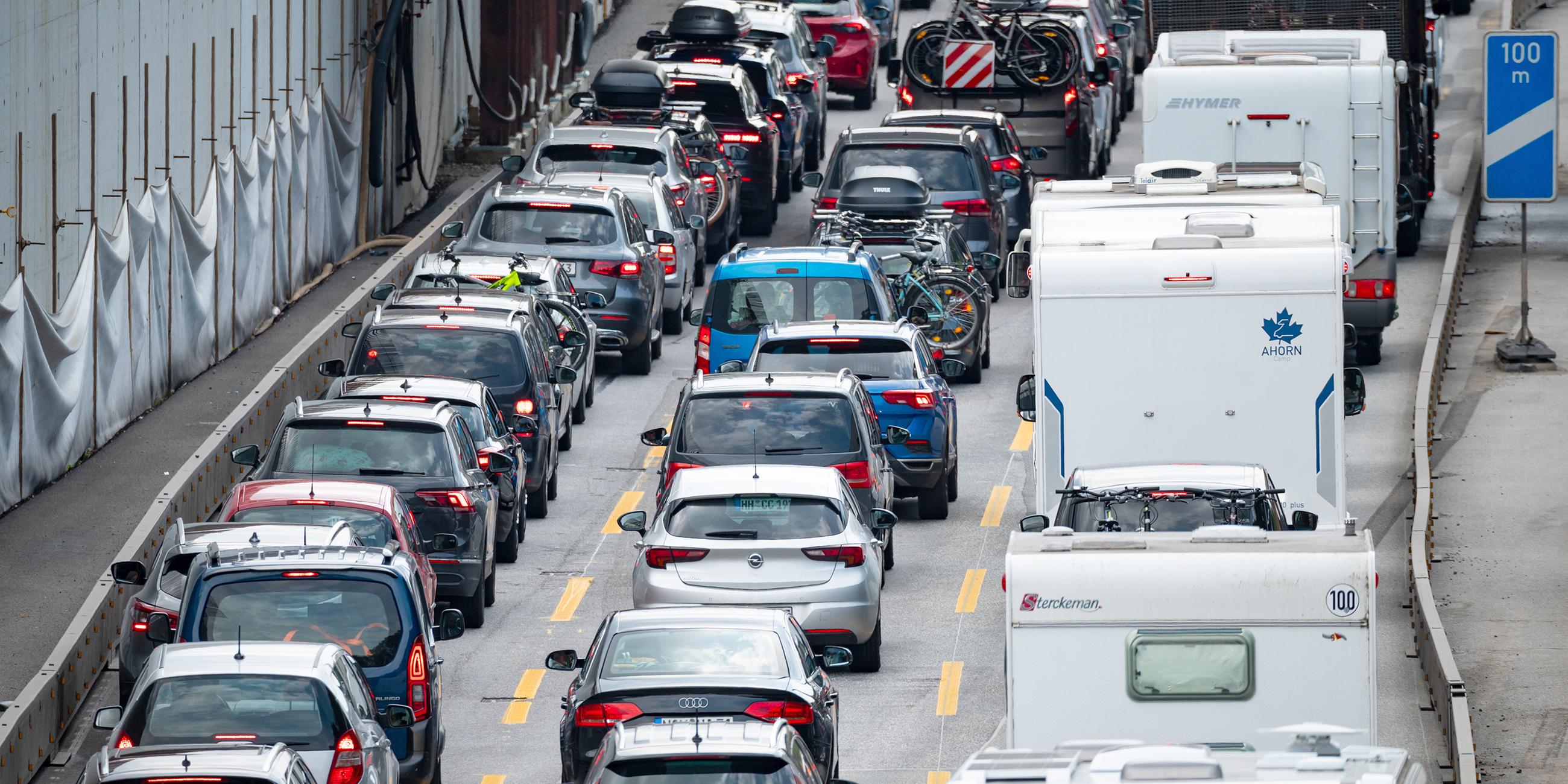 Staugefahr: ADAC Rechnet Mit Vollen Autobahnen - ZDFheute