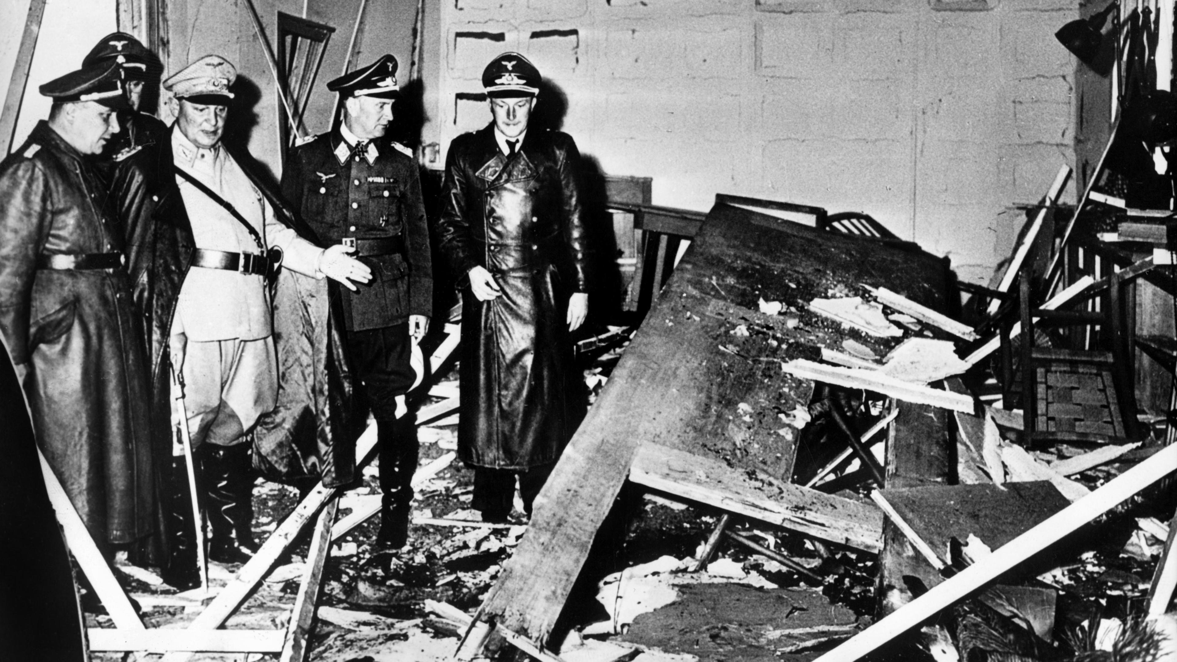 Zerstörtes Führerhauptquartier nach dem Attentat von Stauffenberg am 20. Juli 1944.