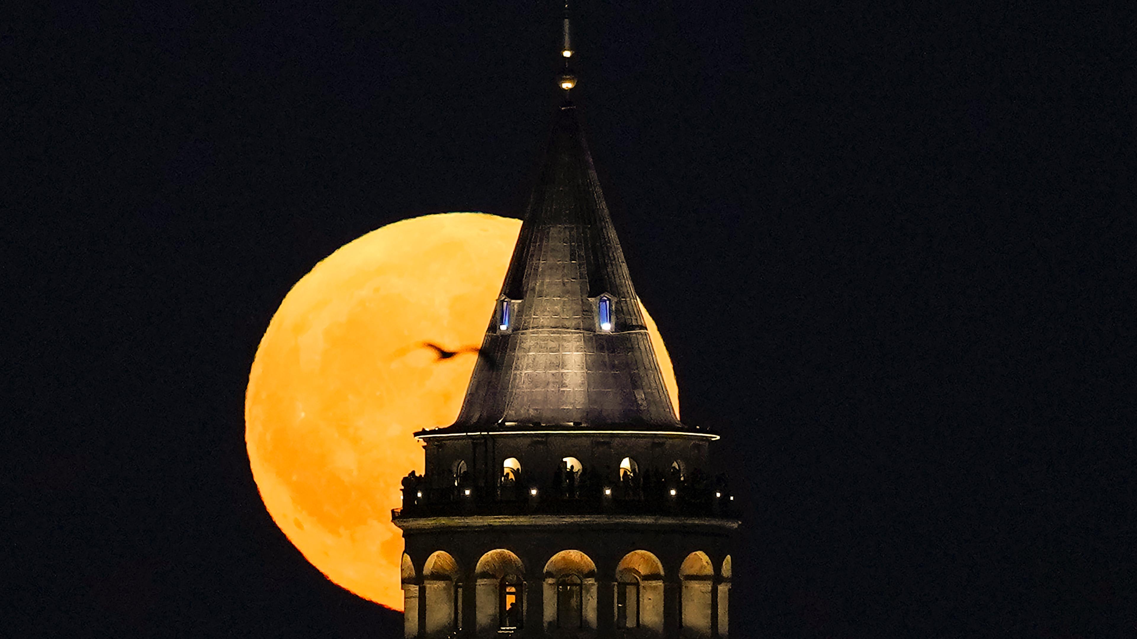 Supermond in Istanbul am 19.08.2024.