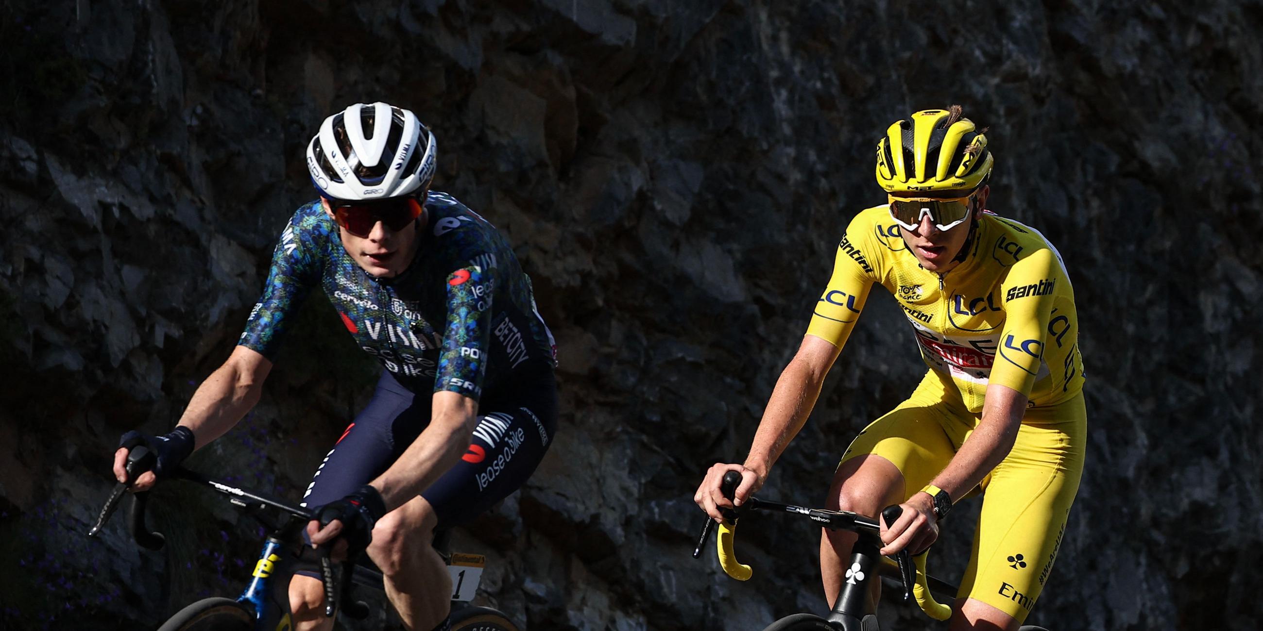 Tadej Pogacar und Jonas Vingegaard während der Tour de France bei der 20. Etappe.