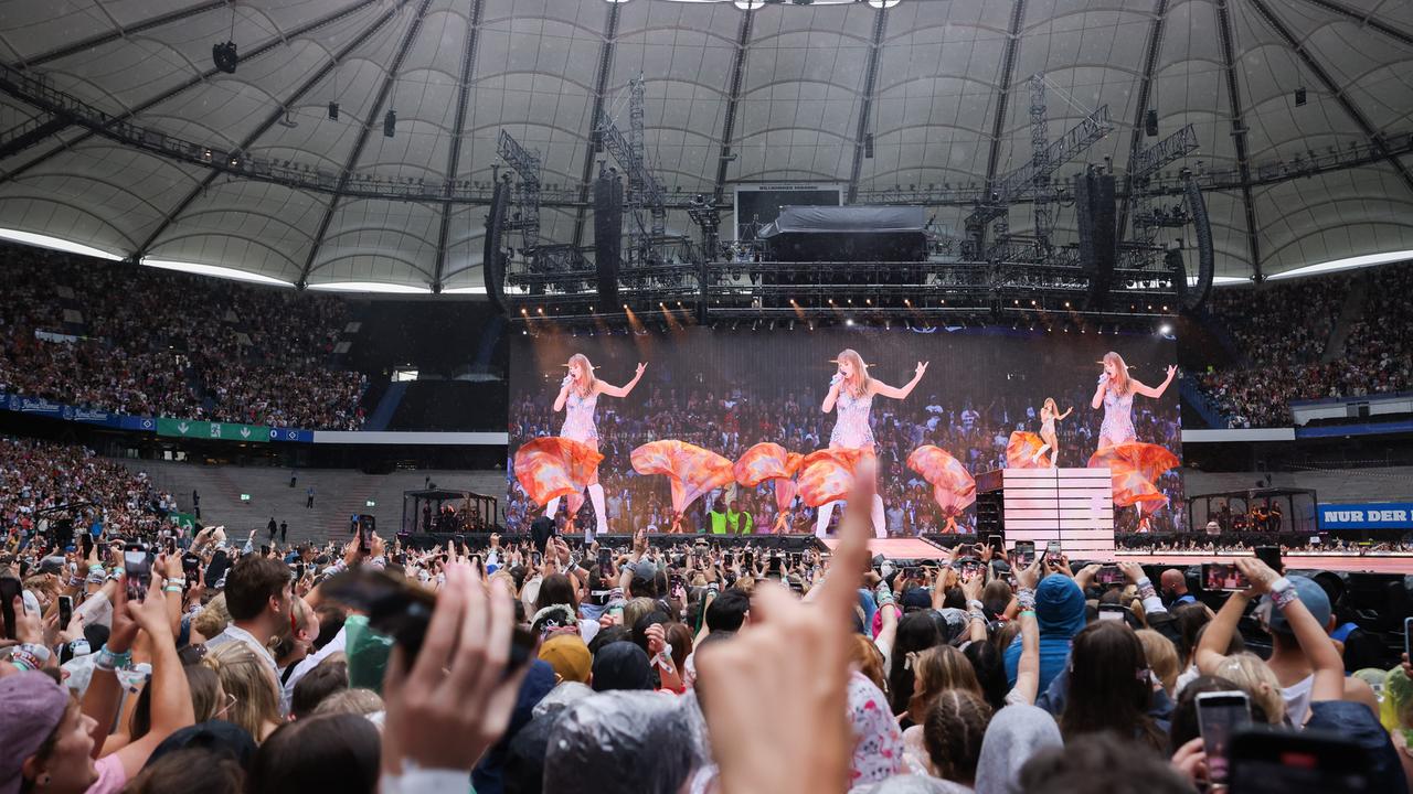 “Gig Tripping”: US fans travel to Europe for Taylor Swift