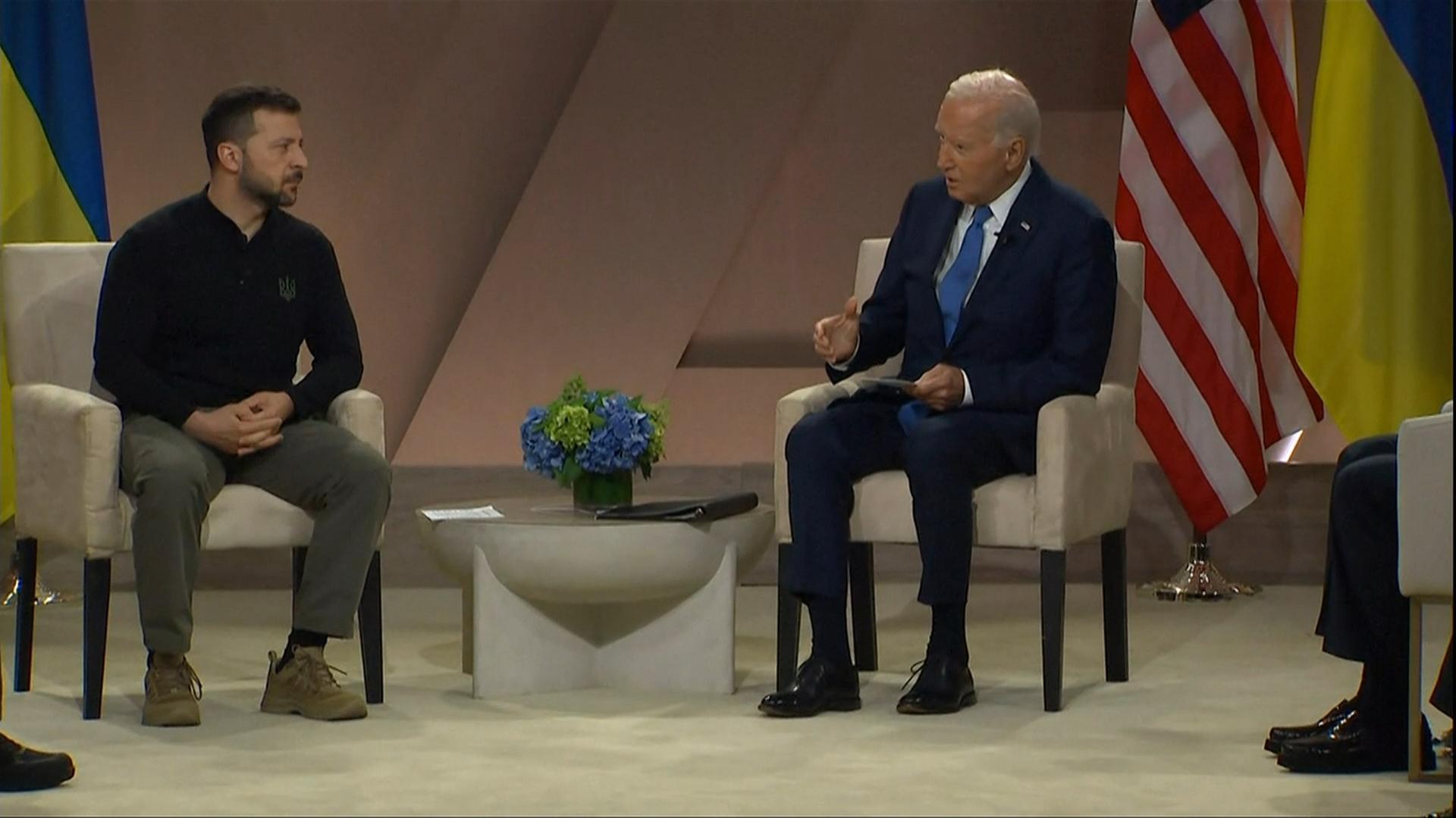NATO-Gipfel: Biden und Selenskyj im Gespräch