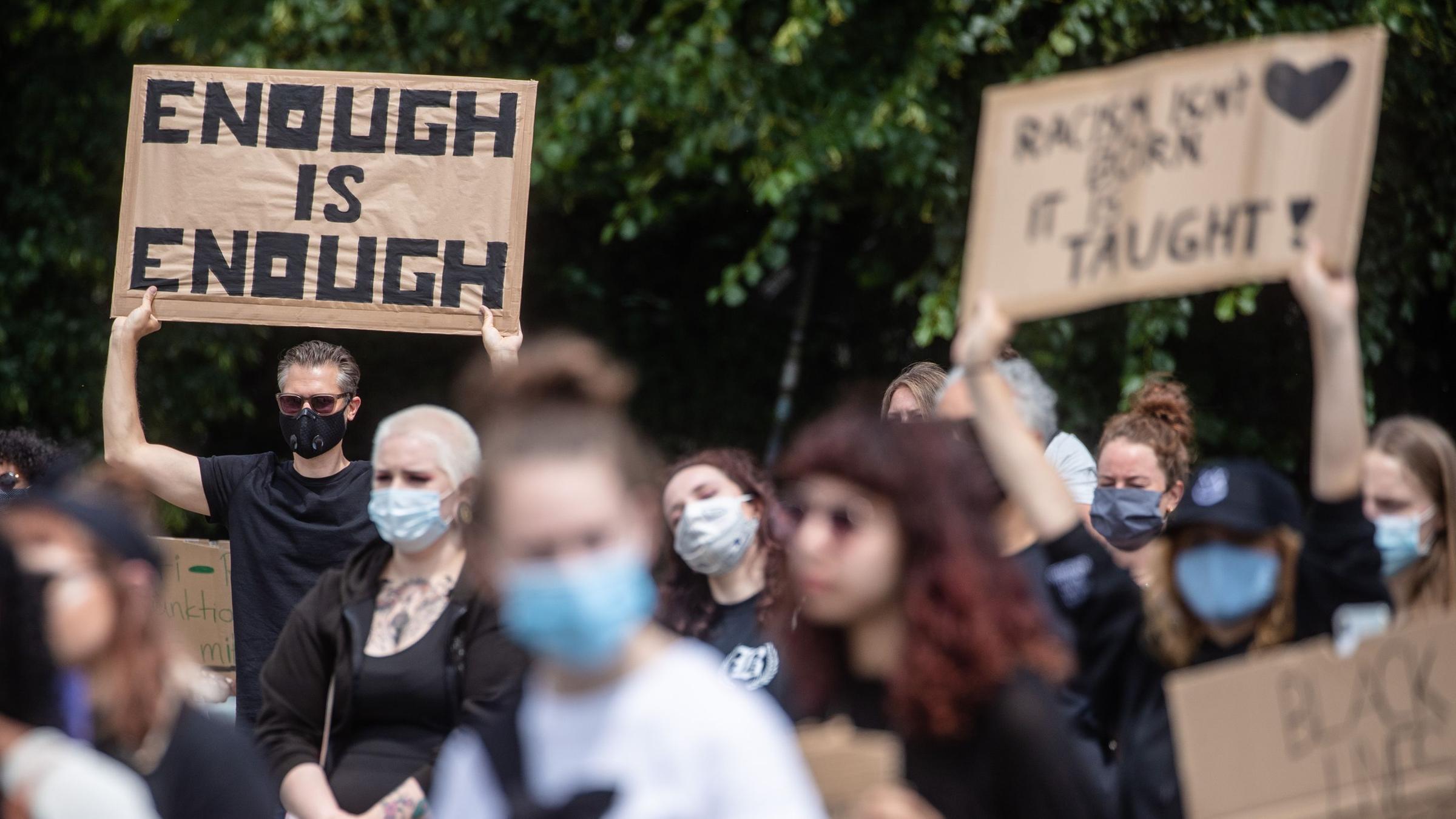 Rassismus Debatte Wir Sind Weiss Und Privilegiert Zdfheute