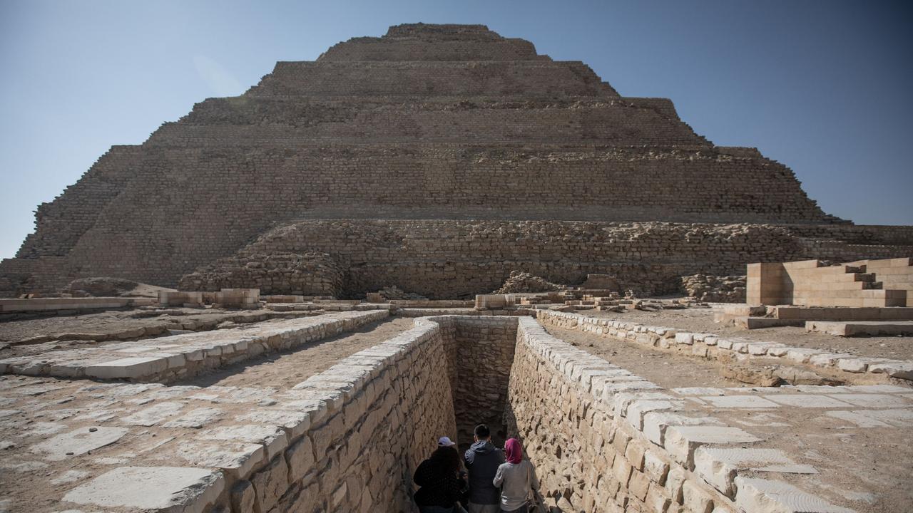 Nach Renovierungsarbeiten: Ägyptens älteste Pyramide ...