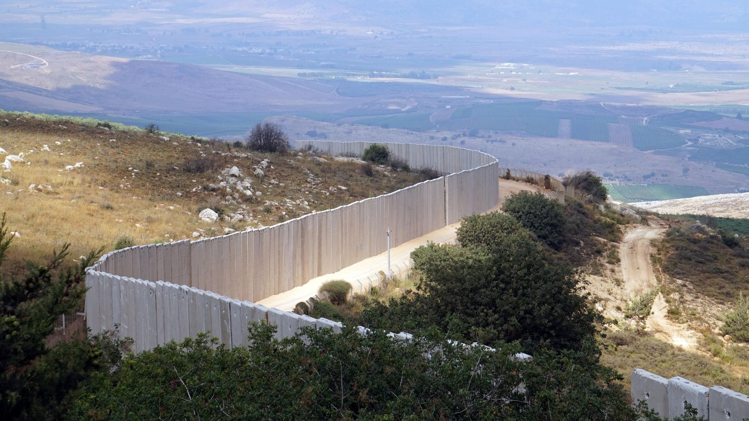 Grenze Zum Libanon Israel Baut Anti Tunnel Warnsystem Zdfheute