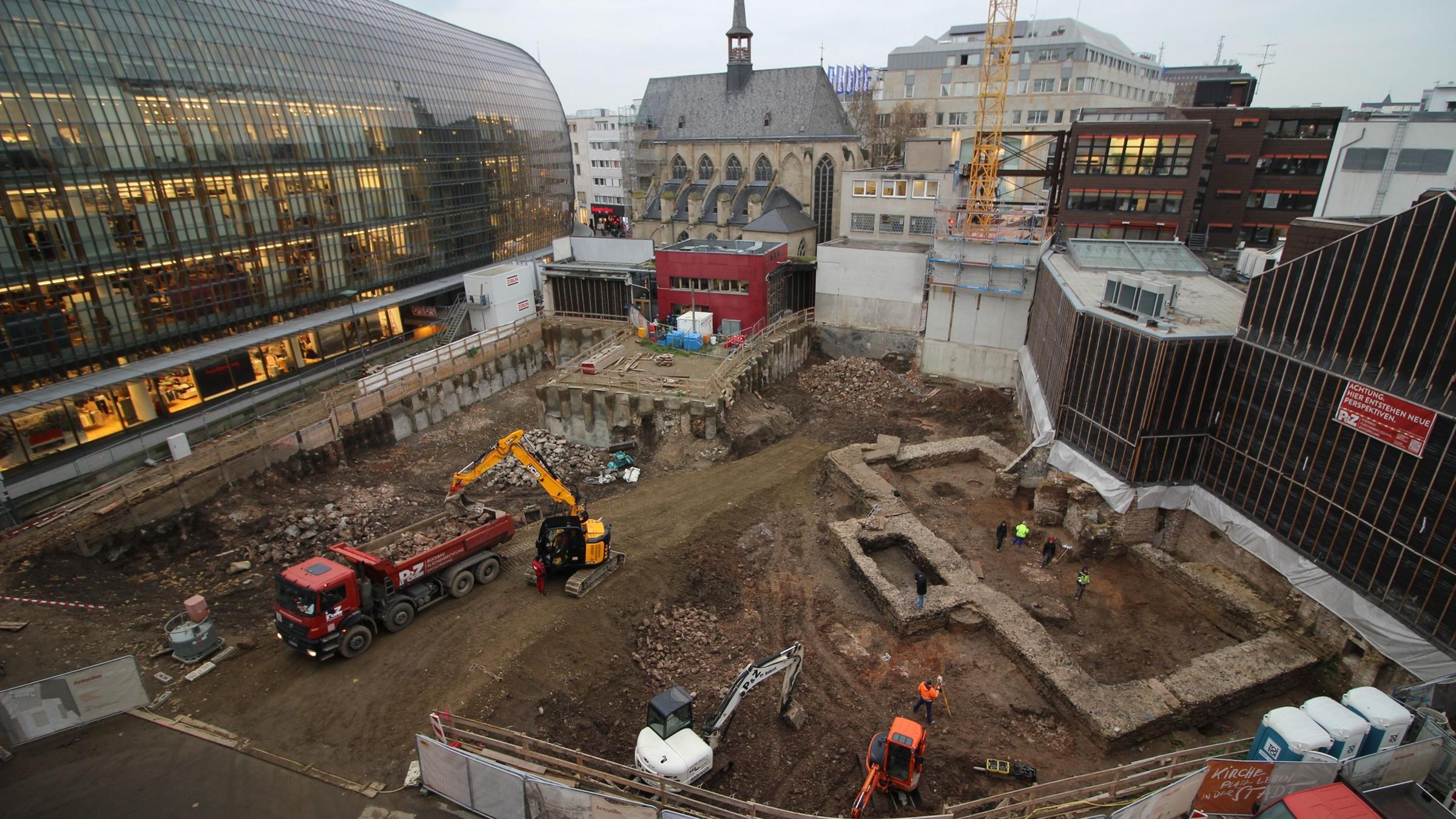 Ausgrabung In Koln Sammlung Fur Alteste Bibliothek Zdfheute