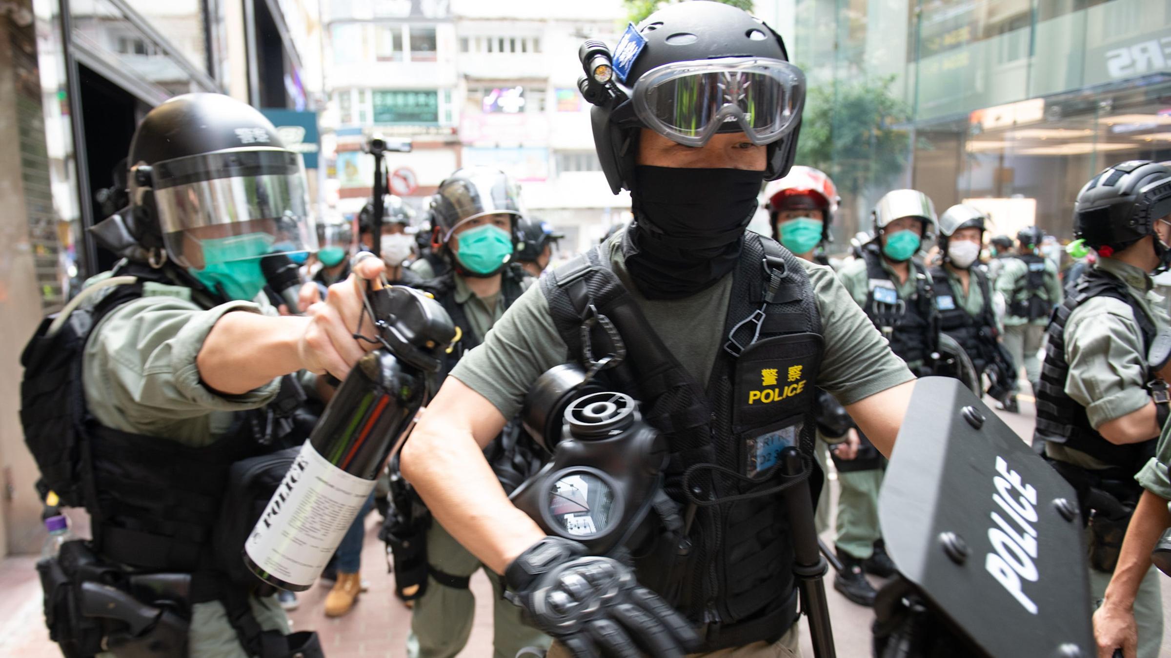 Umtrittenes Sicherheitsgesetz So Schrumpfen Die Freiheitsrechte In Hongkong Zdfheute