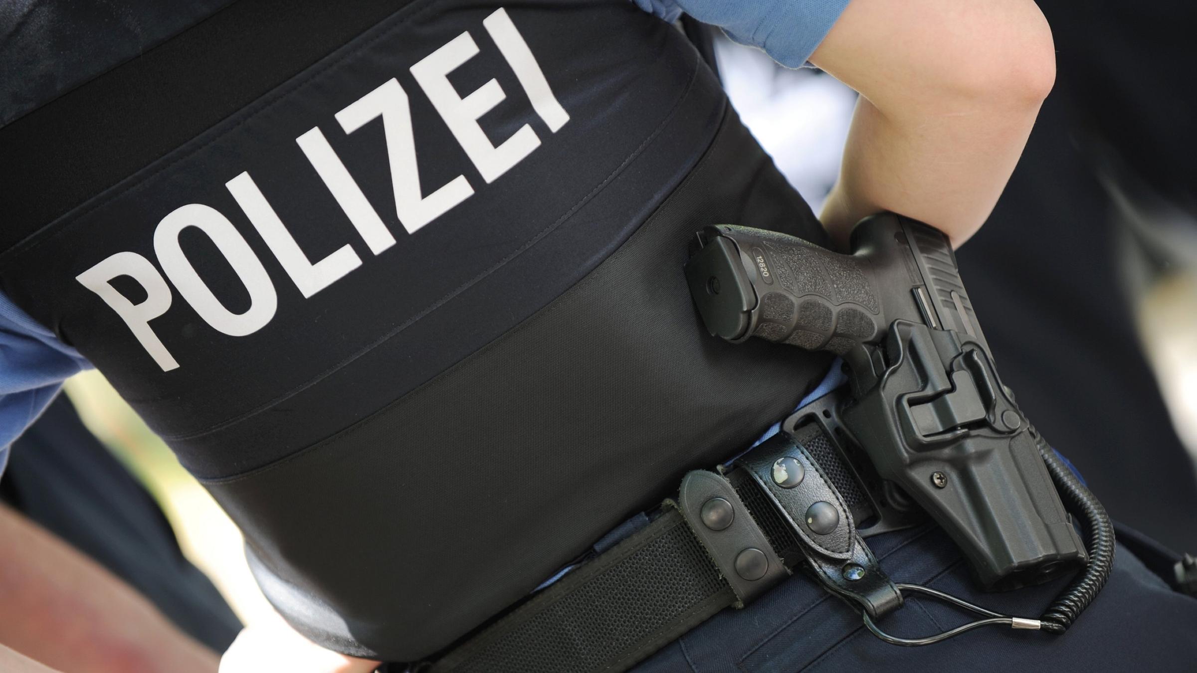 Frankfurt Am Main Neue Extremisten Vorwurfe Gegen Polizisten Zdfheute