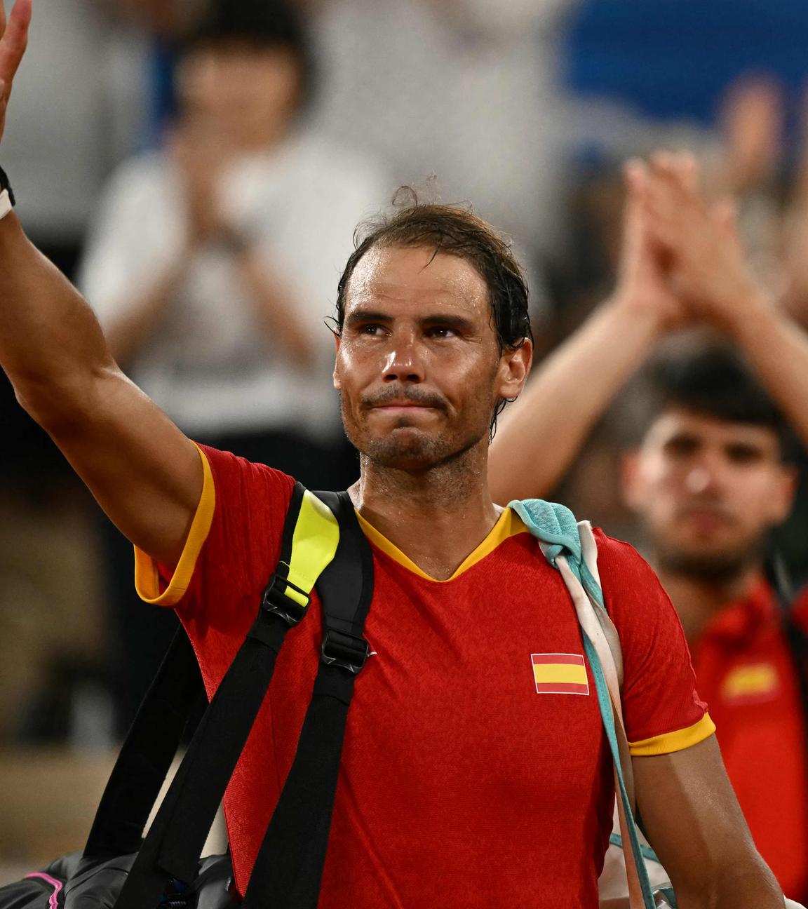 Der Spanier Rafael Nadal winkt zum Abschied.