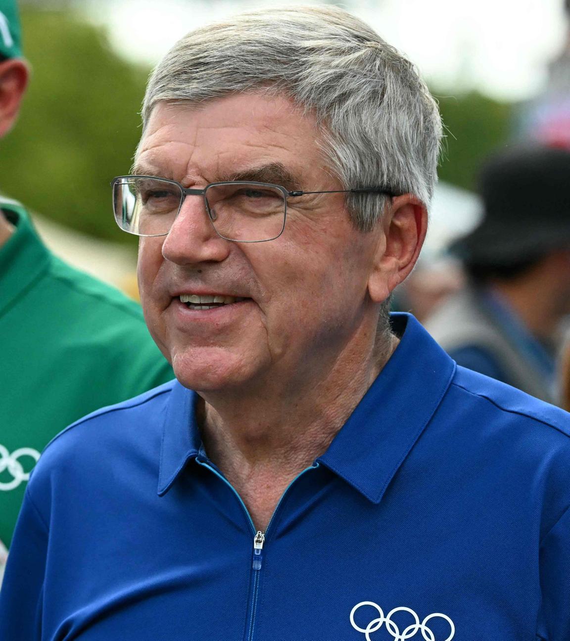 Der Präsident des Internationalen Olympischen Komitees, Thomas Bach, besucht das Halbfinale im Sportklettern der Frauen.