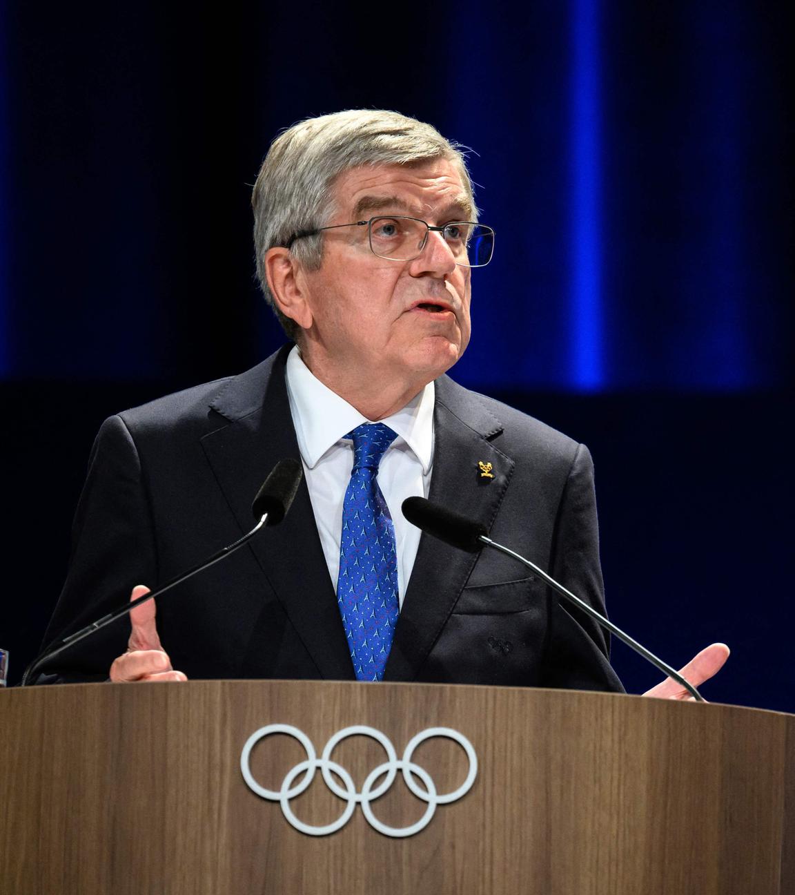 Der Präsident des Internationalen Olympischen Komitees (IOC), Thomas Bach, hält eine Rede während der 142. Sitzung des IOC in Paris.