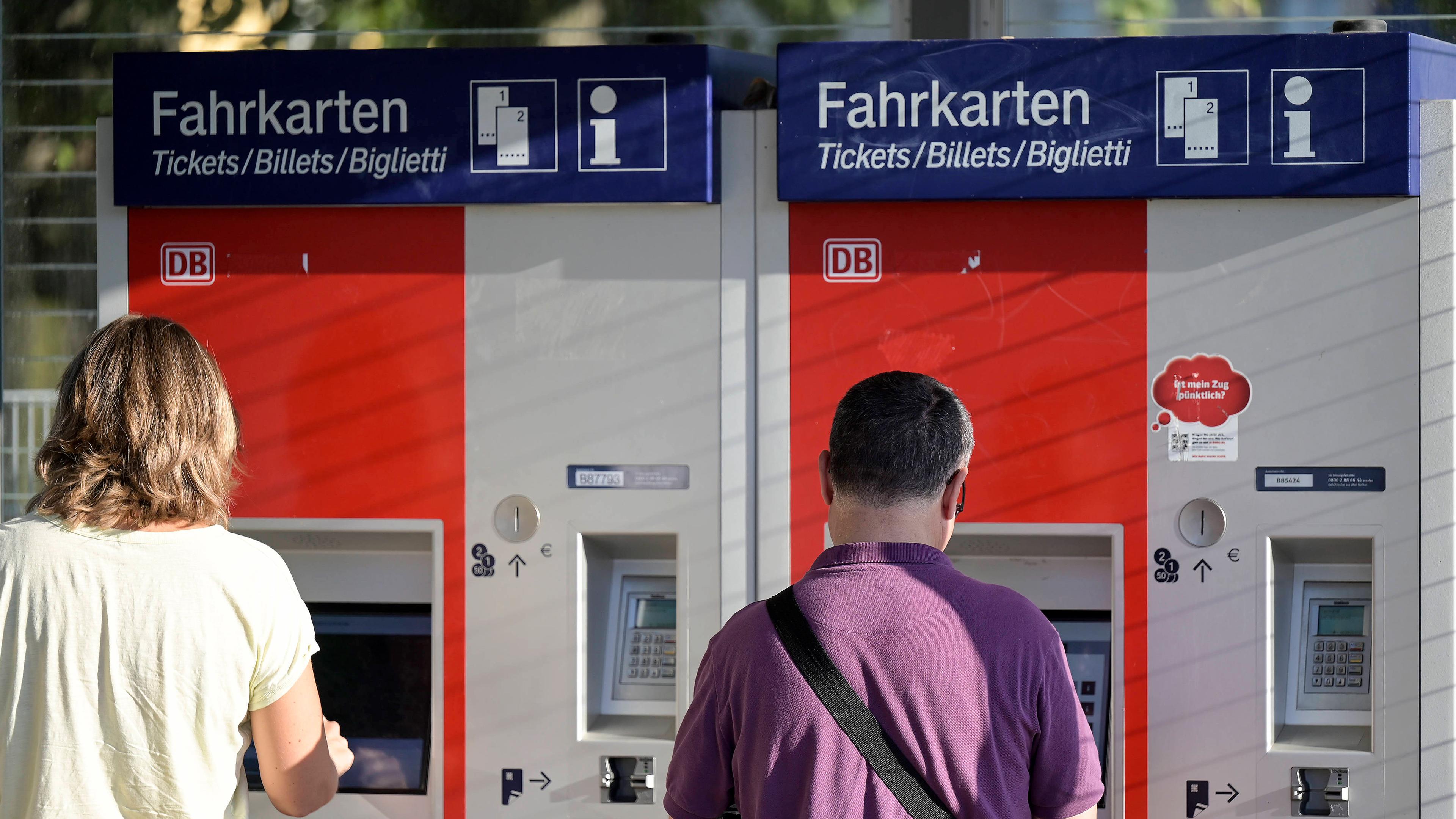 DB Fahrkarten Automat, aufgenommen am 08.09.2023