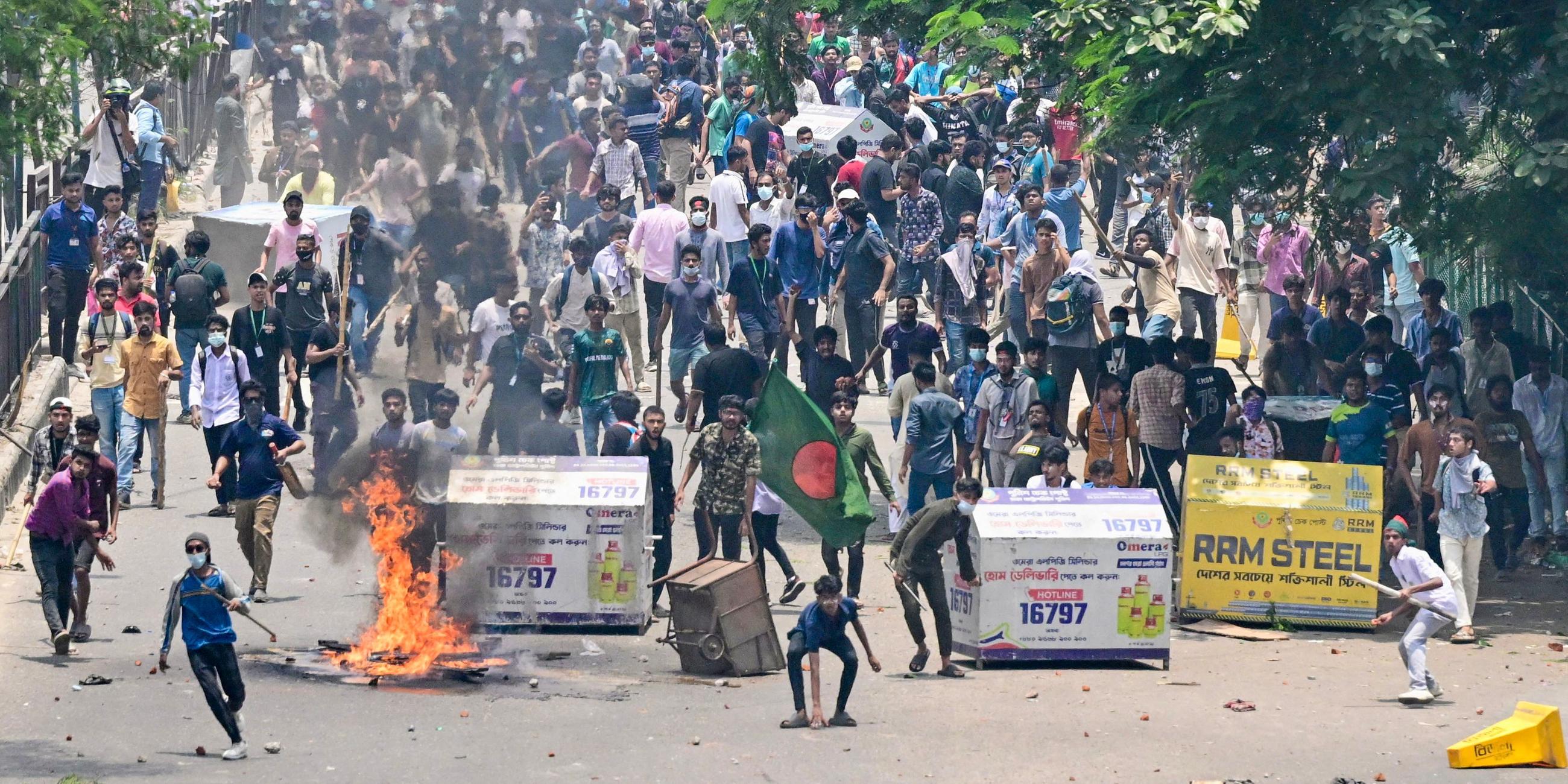 Studenten in Bangladesch bei einer Demonstration.