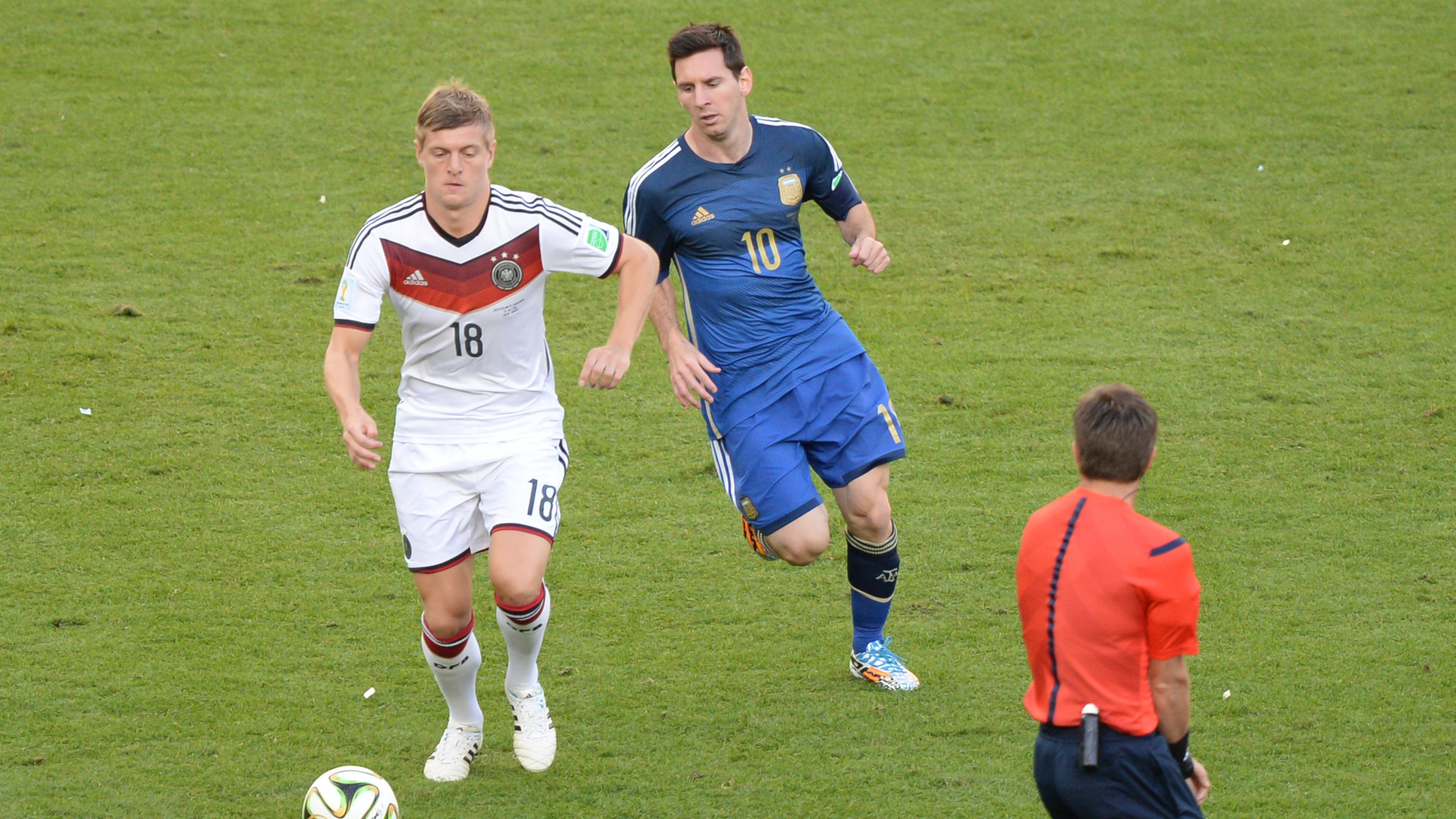 Kroos‘ größter Triumph: Der Titelgewonn bei der WM 2014 durch ein 1:0 im Finale gegen Aregtinien um Lionel Messi.
