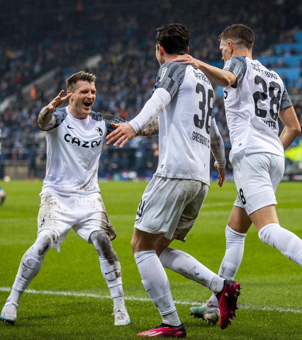 VfL Bochum 1848 vs. SC Freiburg am 18.02.2023, Freiburger Jubeln nach dem 1:0 gegen Bochum durch Michael Gregoritsch