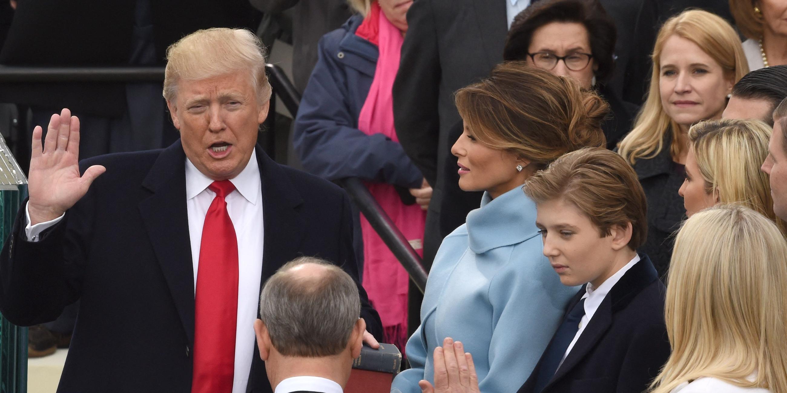 Inauguration von Donald Trump 2017 - Trump leistet den Amtseind