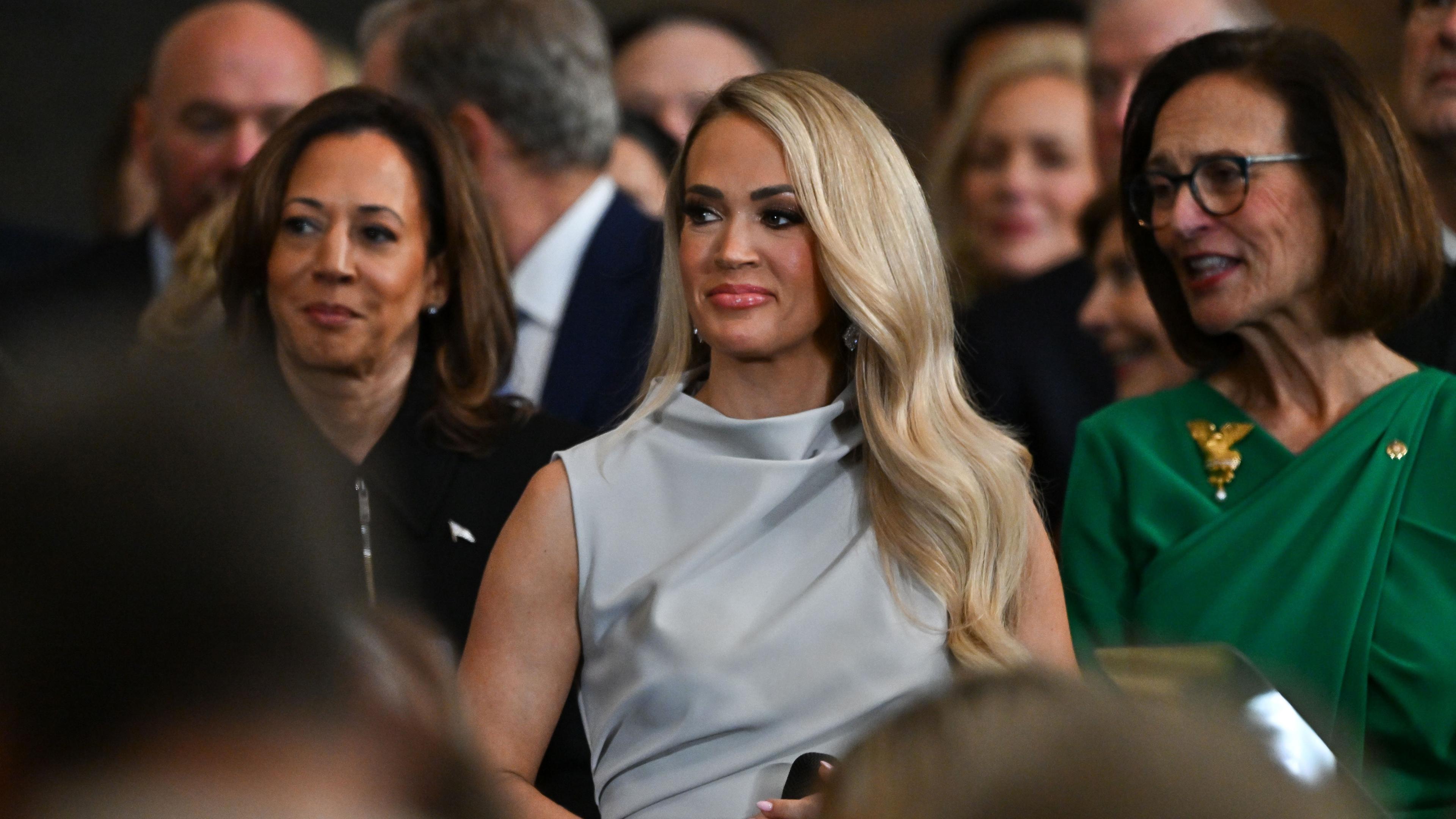 Carrie Underwood mit Kamala Harris