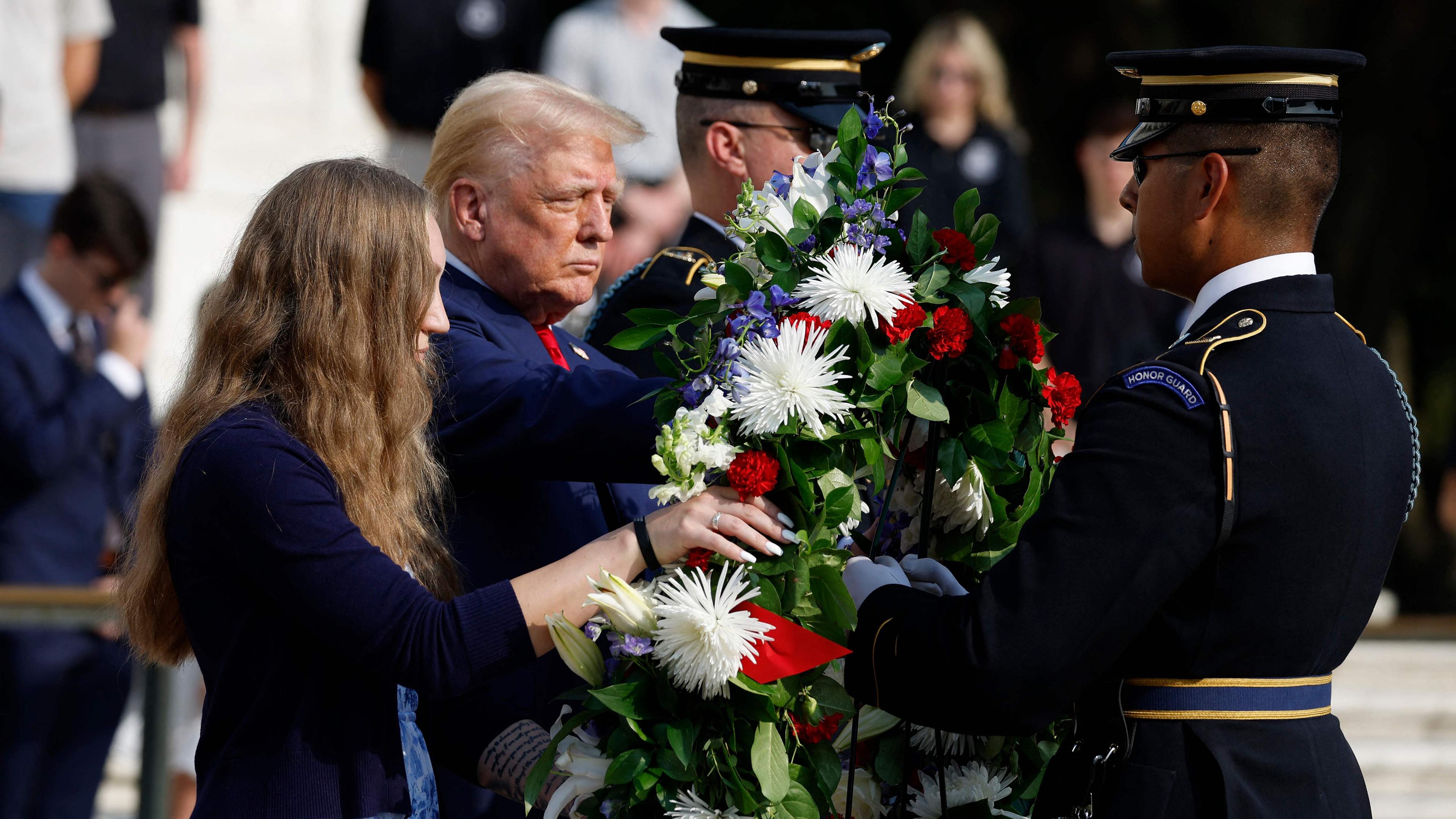 Kontroverse um Trump-Besuch auf Nationalfriedhof 