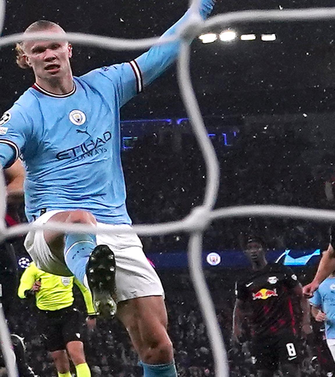 Erling Haaland von Manchester City erzielt im Achtelfinal-Rückspiel der UEFA Champions League im Etihad Stadium in Manchester den zweiten Treffer der Partie. am 15.03.2023. 