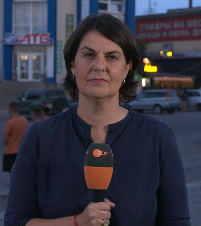 ZDF-Reporterin Anne Brühl bei ZDFheute live. 