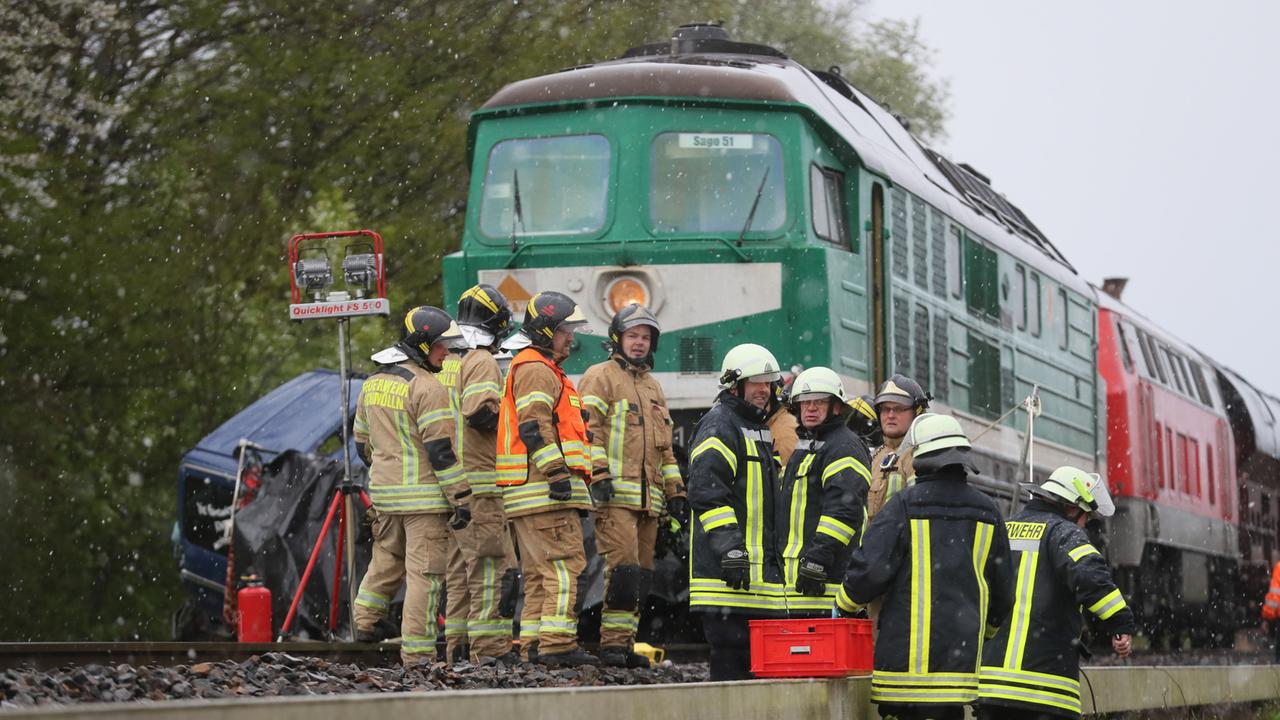 Unfall am Bahnübergang in Thüringen - ZDFheute