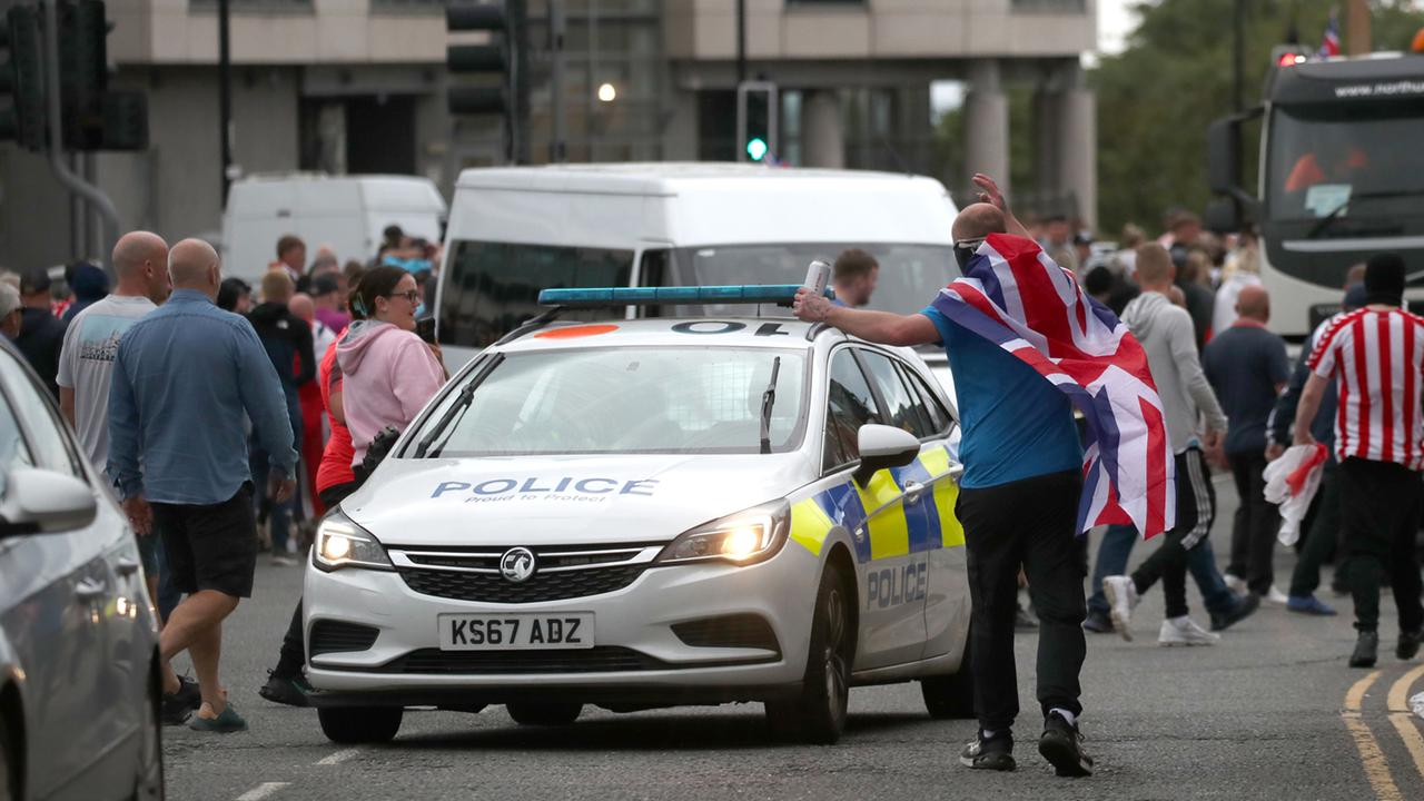 Nouvelles émeutes après une attaque au couteau lors d’un cours de danse en Angleterre