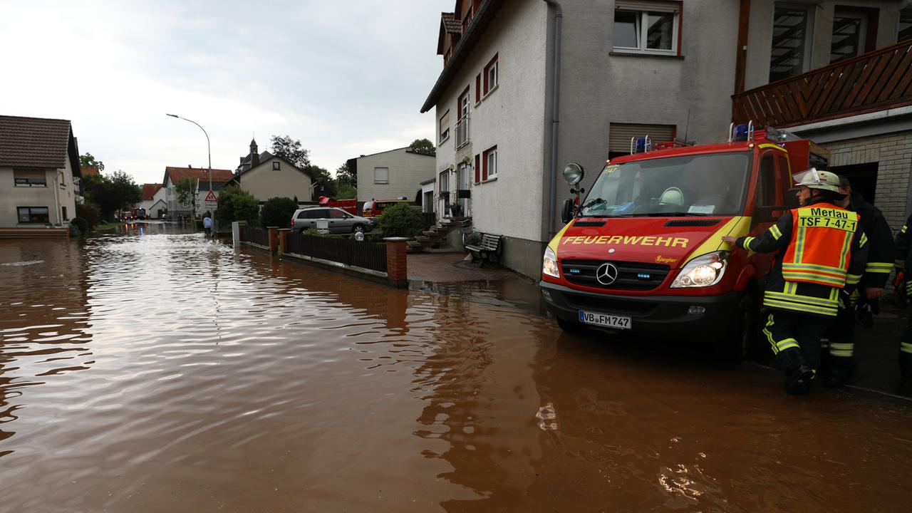 Unwetter über Deutschland - ZDFheute